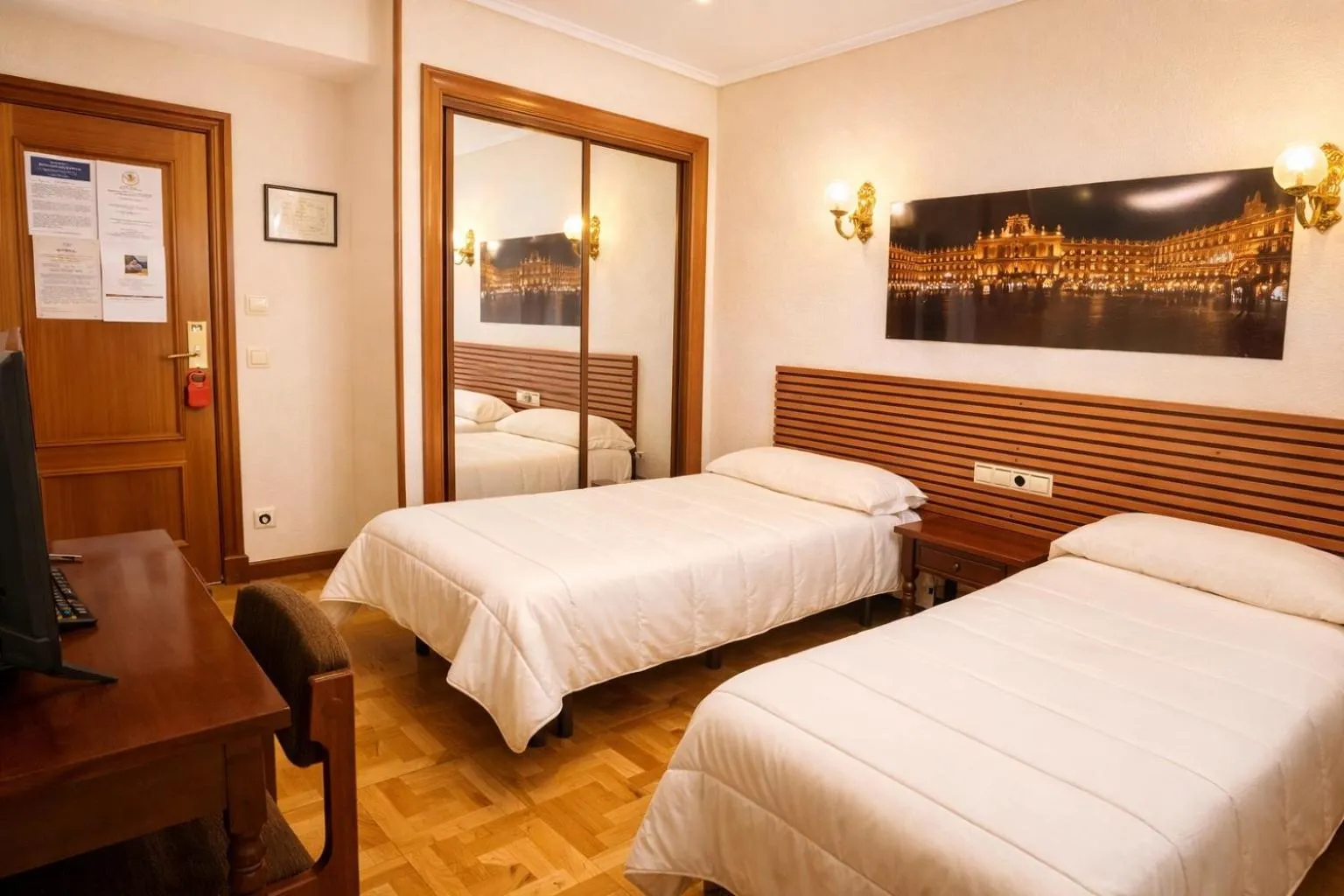 Bed in Hotel Castellano I