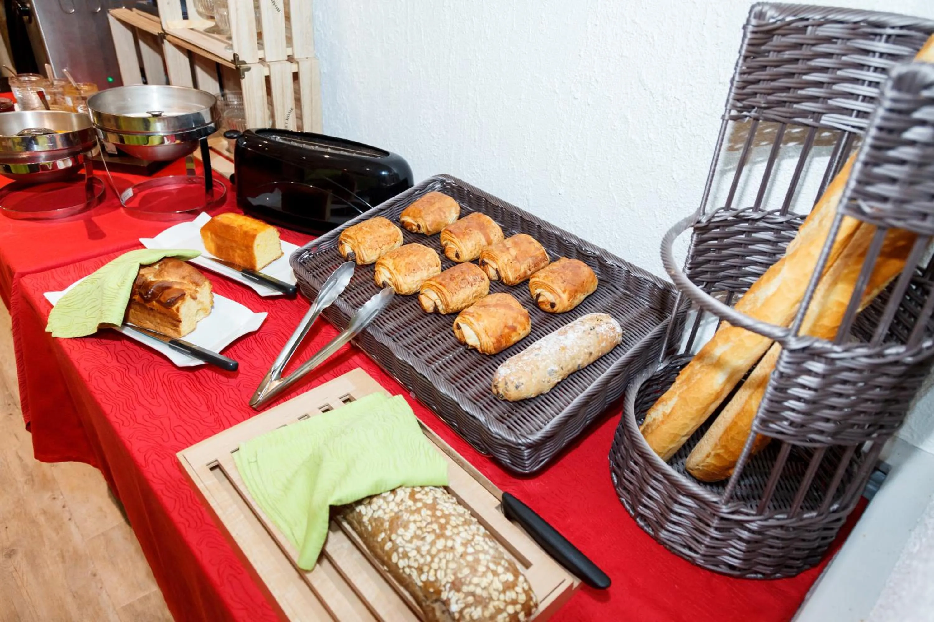 Auberge Du Cheval Blanc - Logis Hotel