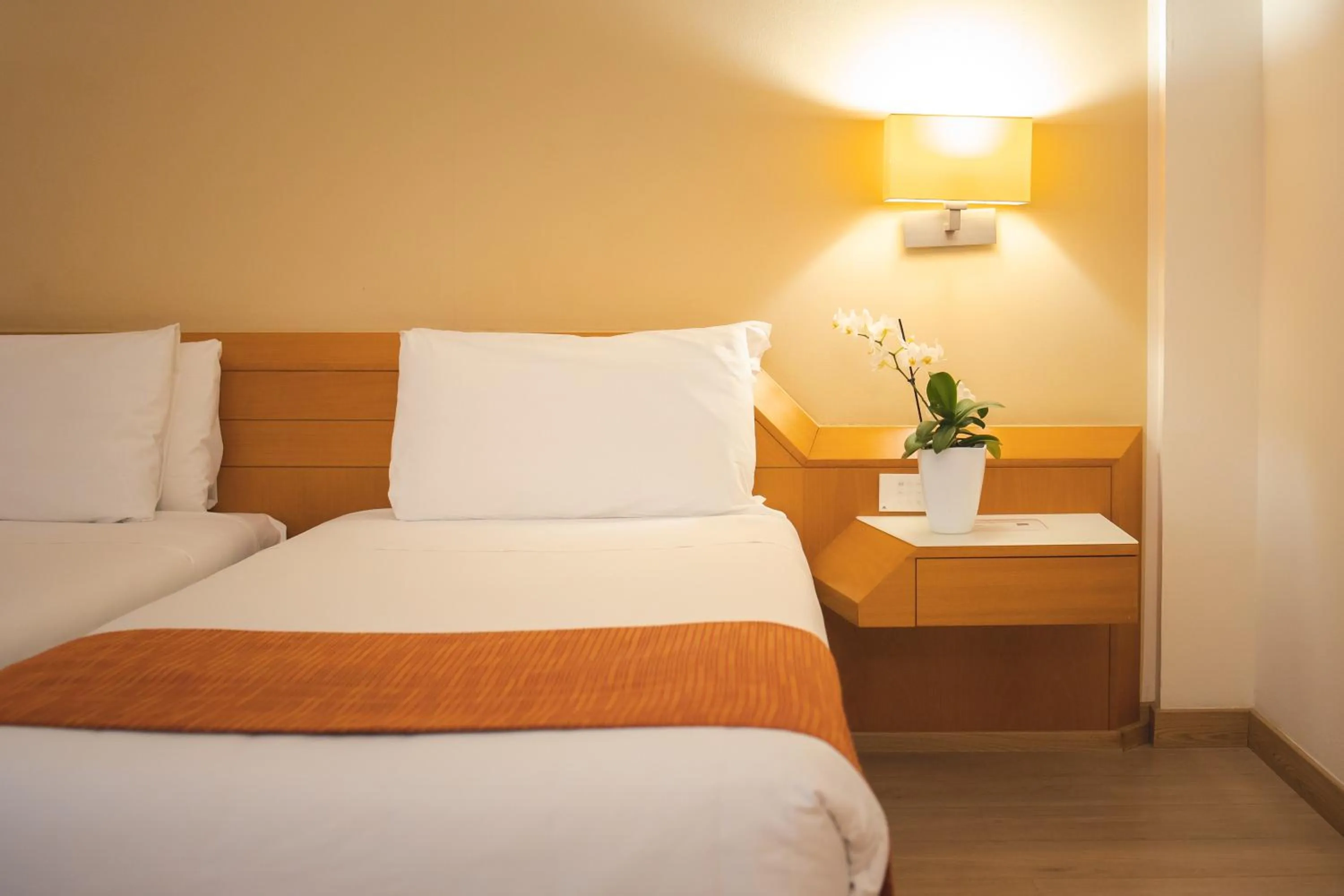 Bed in Best Western Mirage Hotel Fiera