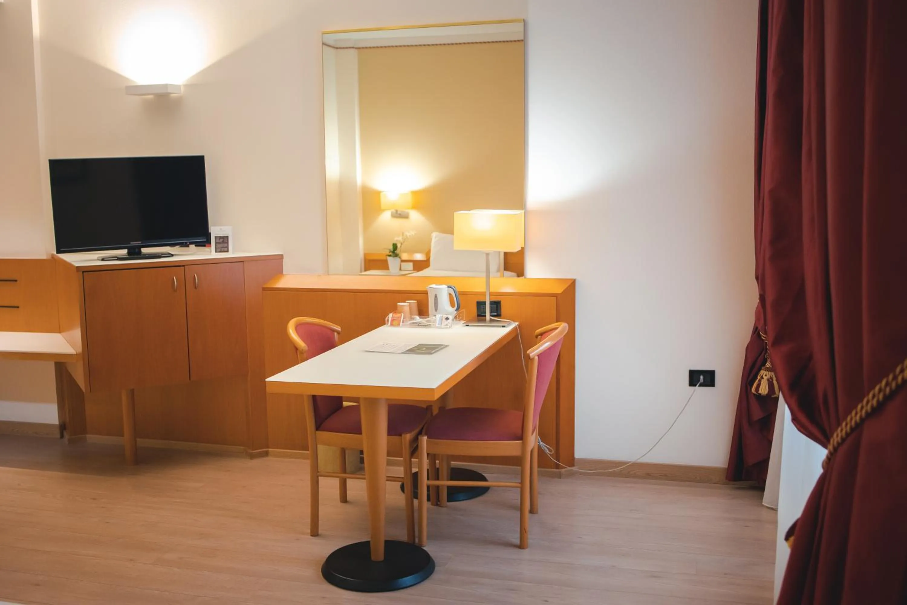 Photo of the whole room in Best Western Mirage Hotel Fiera