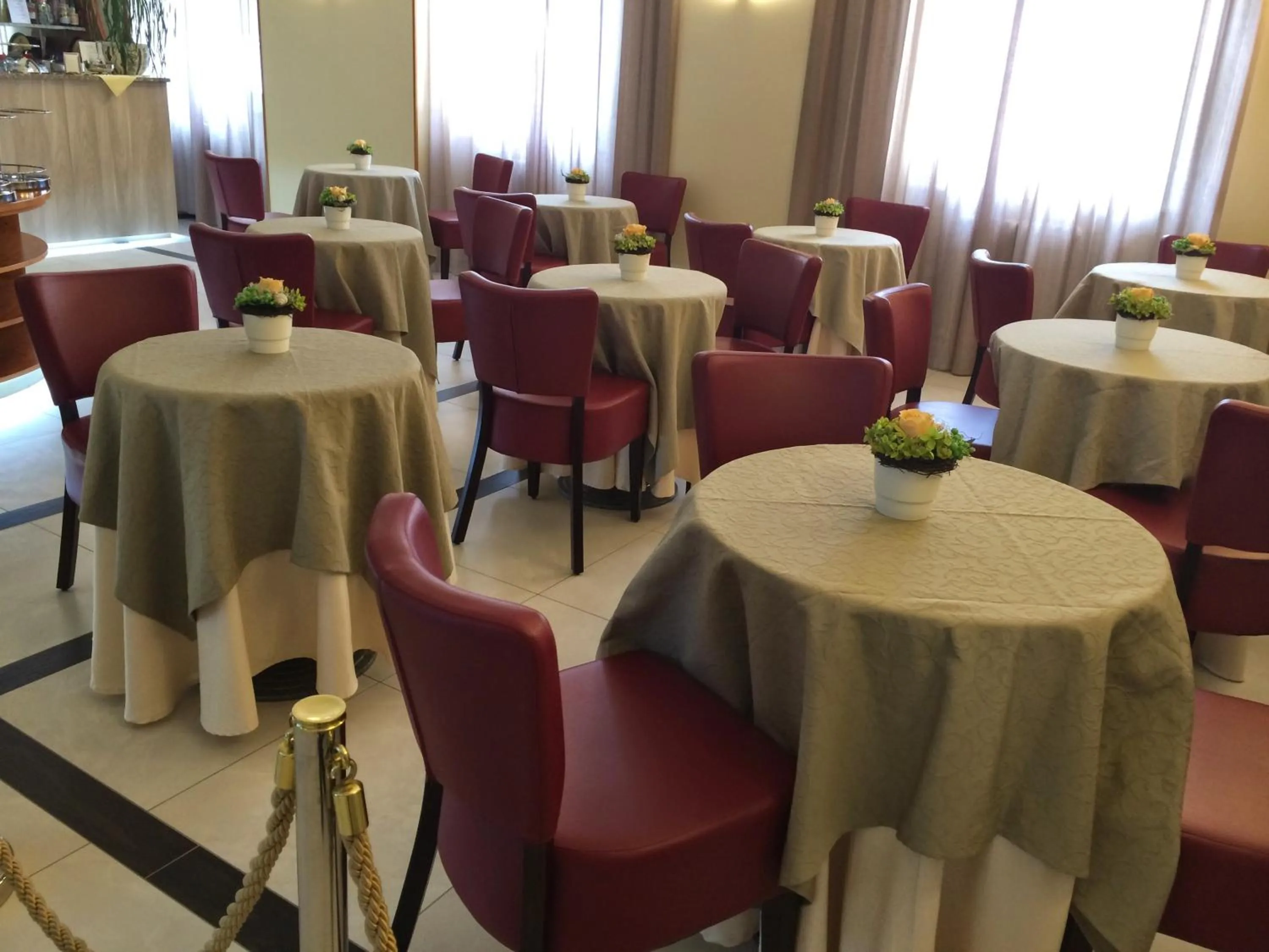 Restaurant/places to eat in Hotel Arcobaleno