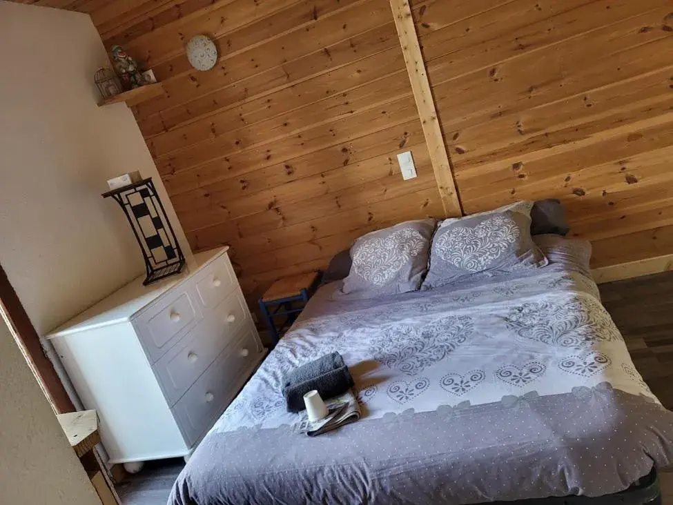 Double Room with Private Bathroom in Auberge La Coulette Double Room with Private Bathroom in Auberge La Coulette