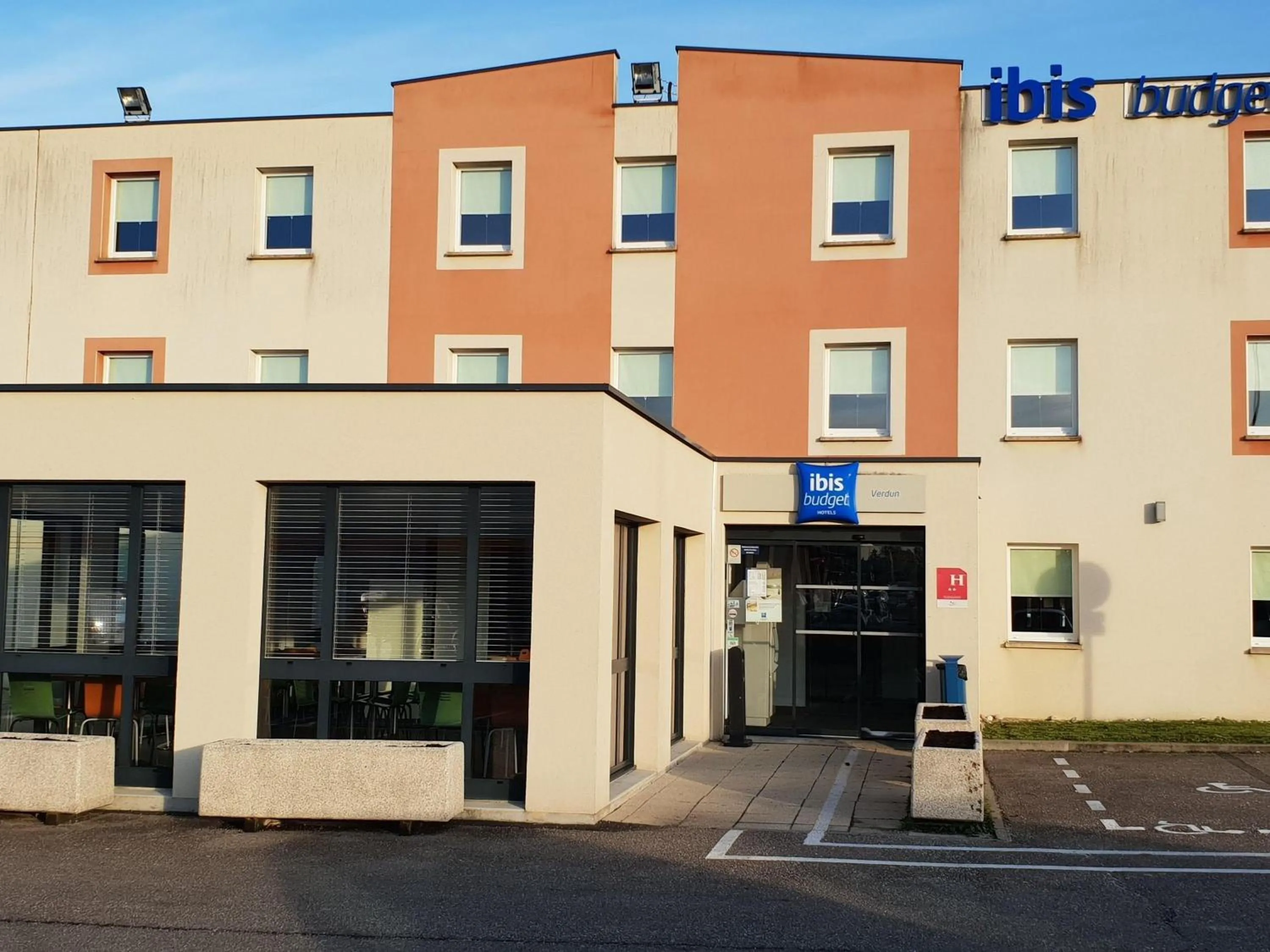 Property building in Ibis budget Verdun