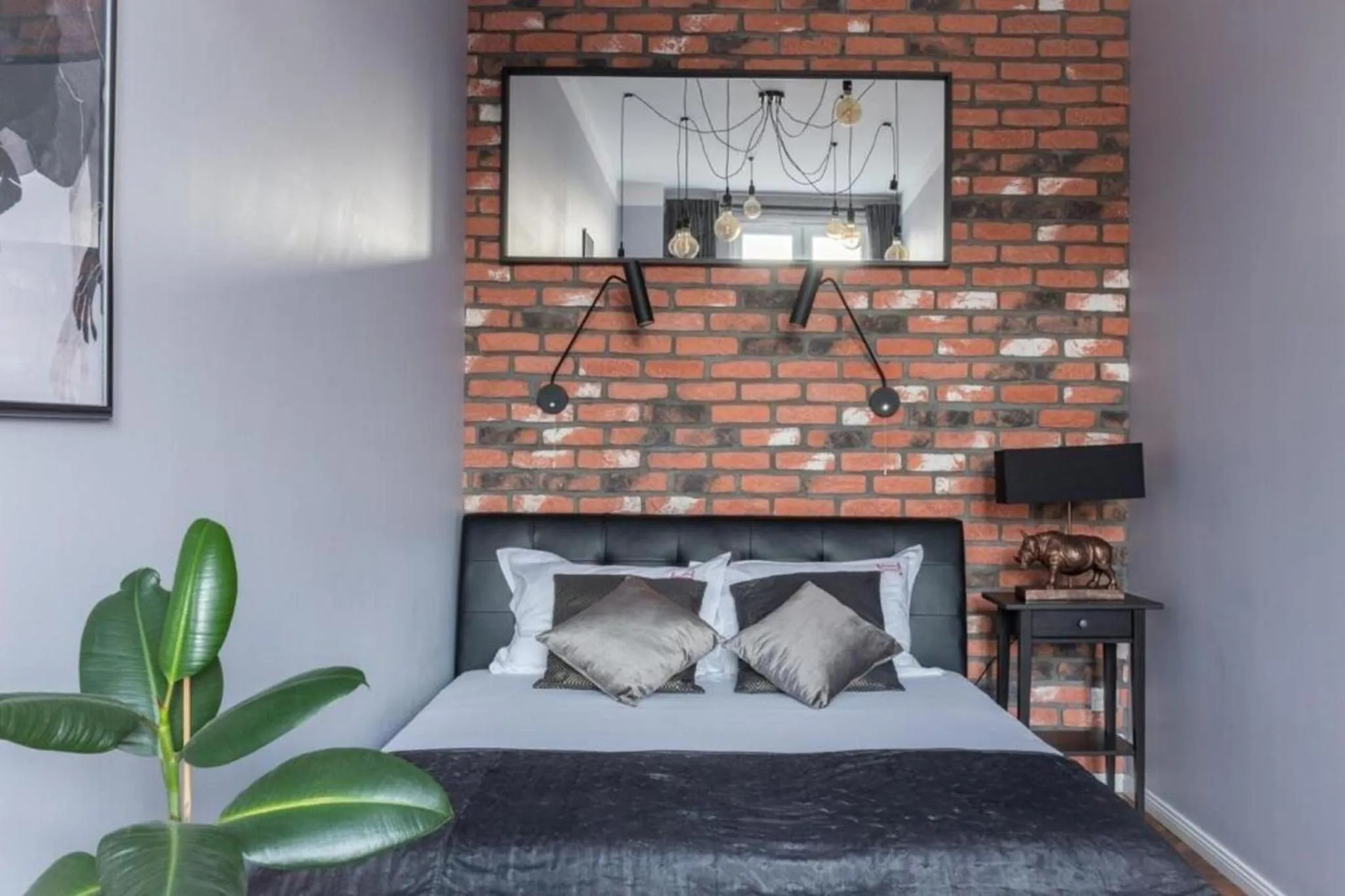 Bed in Between Old Town and Kazimierz