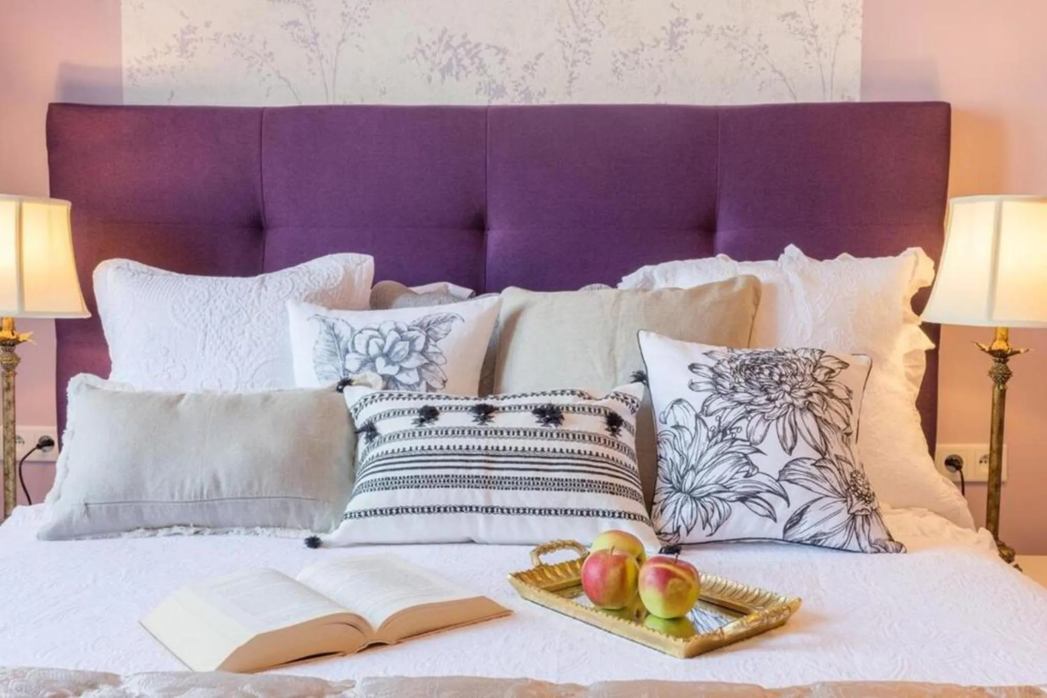 Bed in Between Old Town and Kazimierz