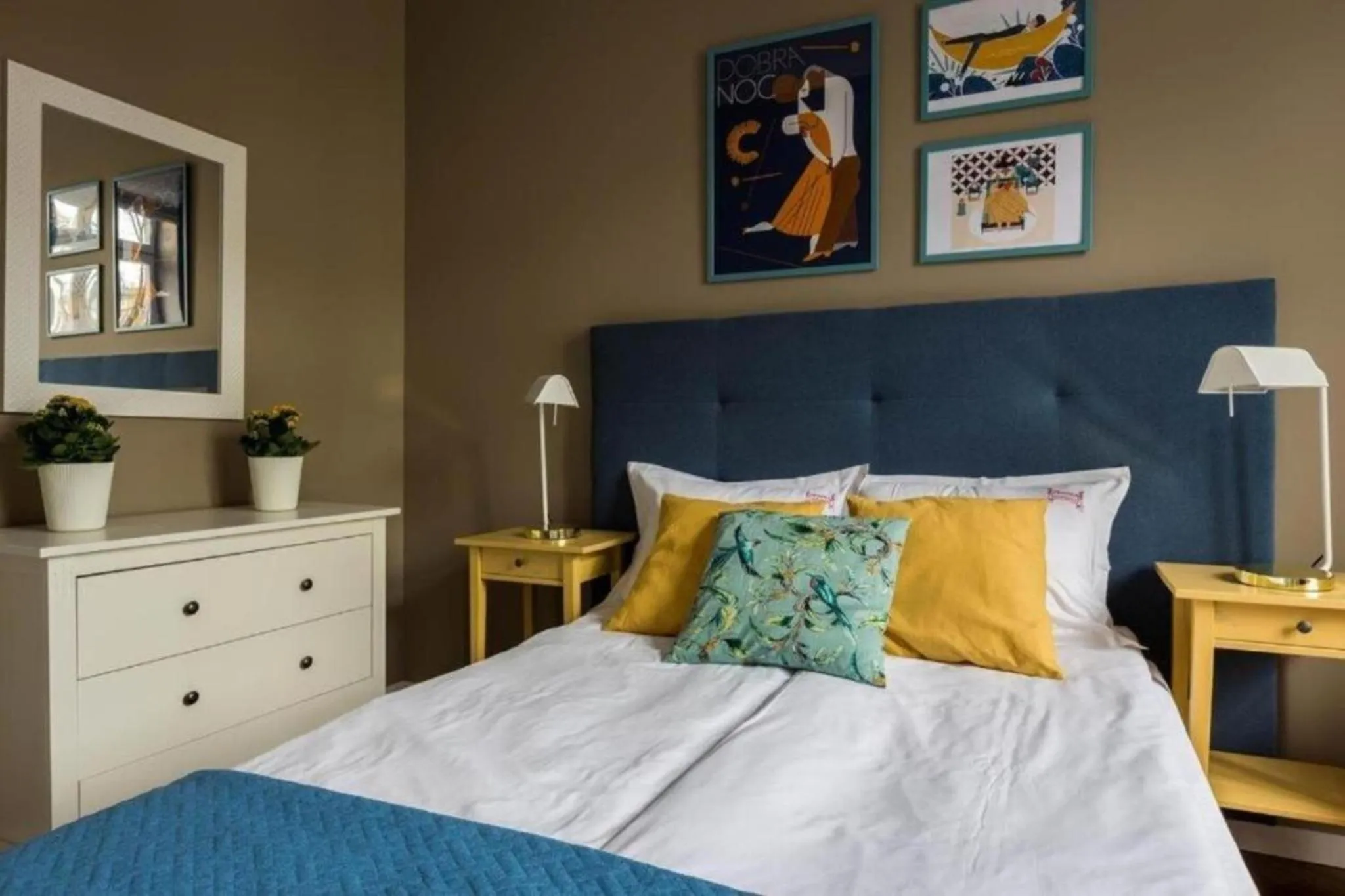 Bed in Between Old Town and Kazimierz