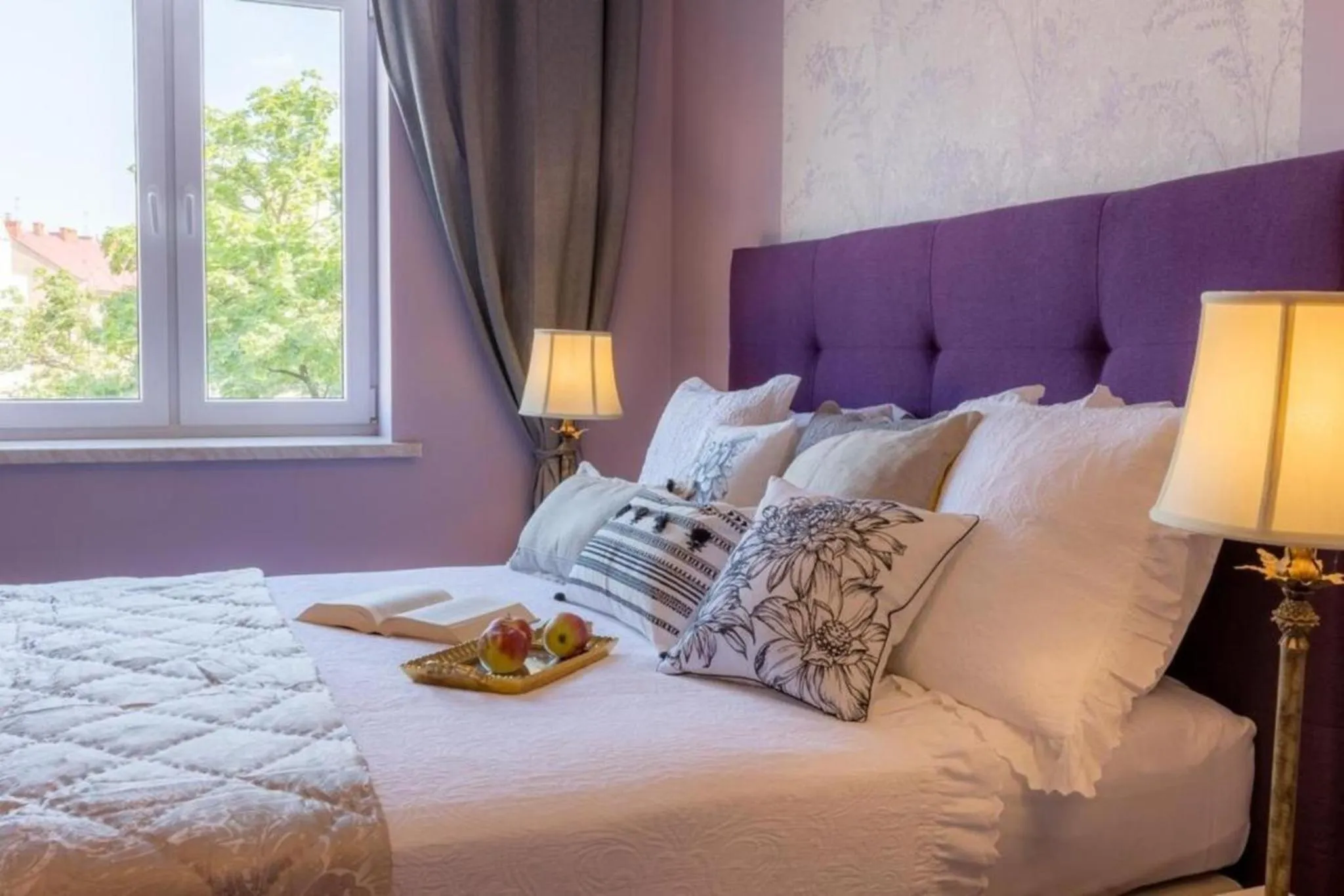 Bed in Between Old Town and Kazimierz