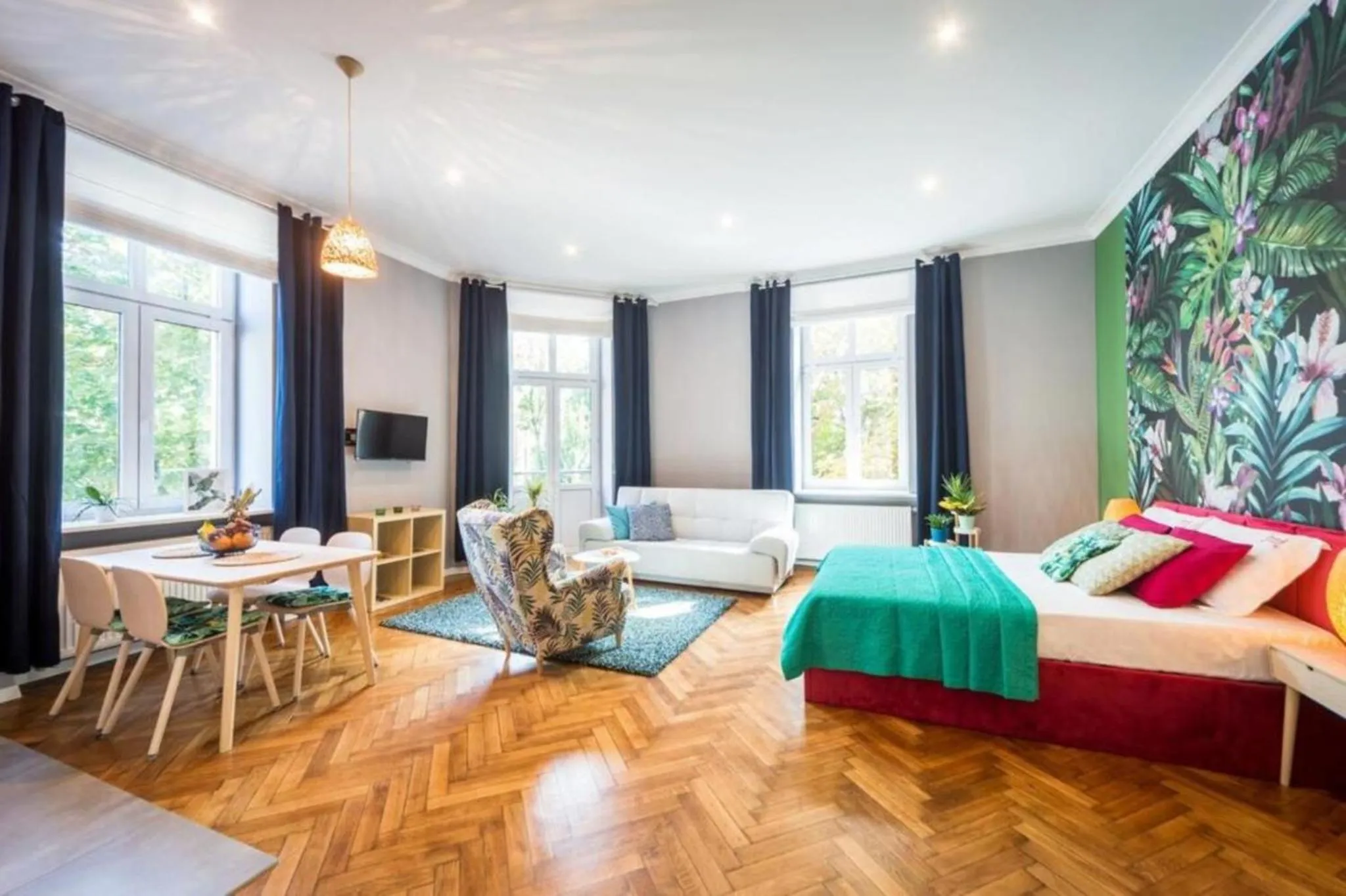 Bed in Between Old Town and Kazimierz