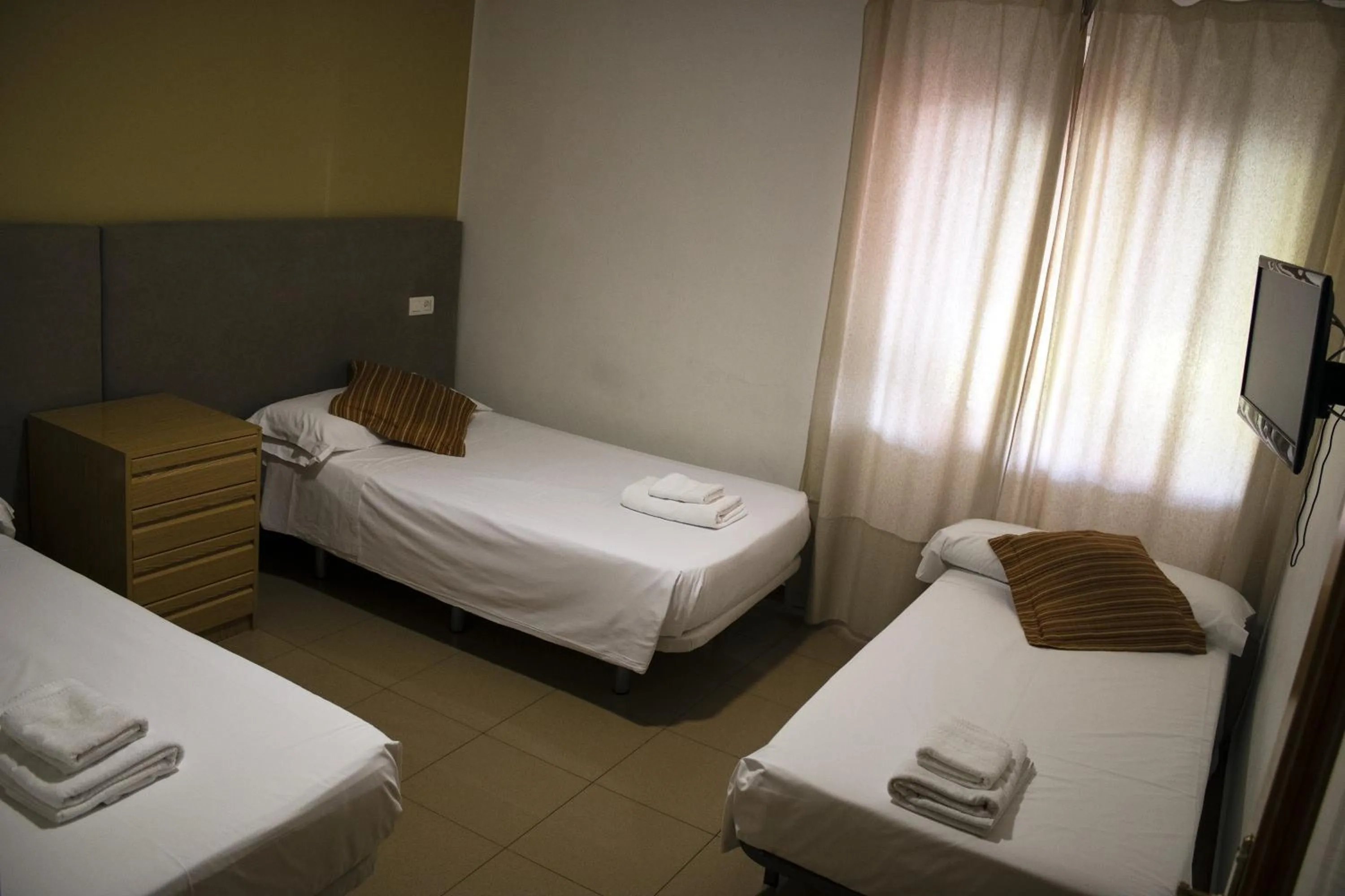 Bed in Hostal Valdepeñas by Bossh! Hotels