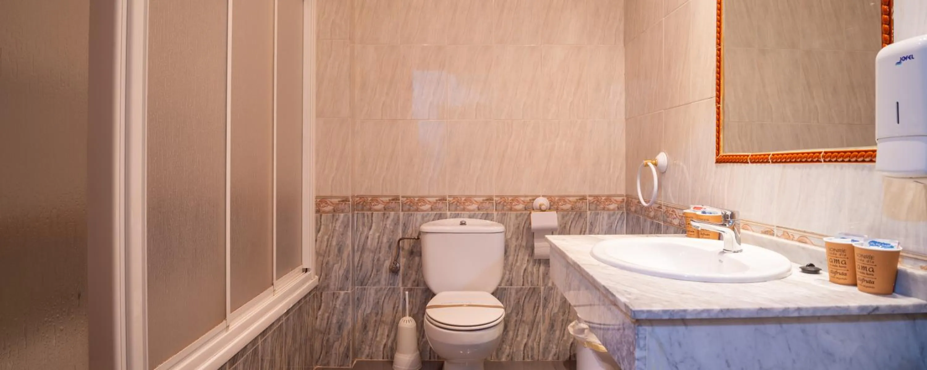 Hostal Valdepeñas by Bossh! Hotels