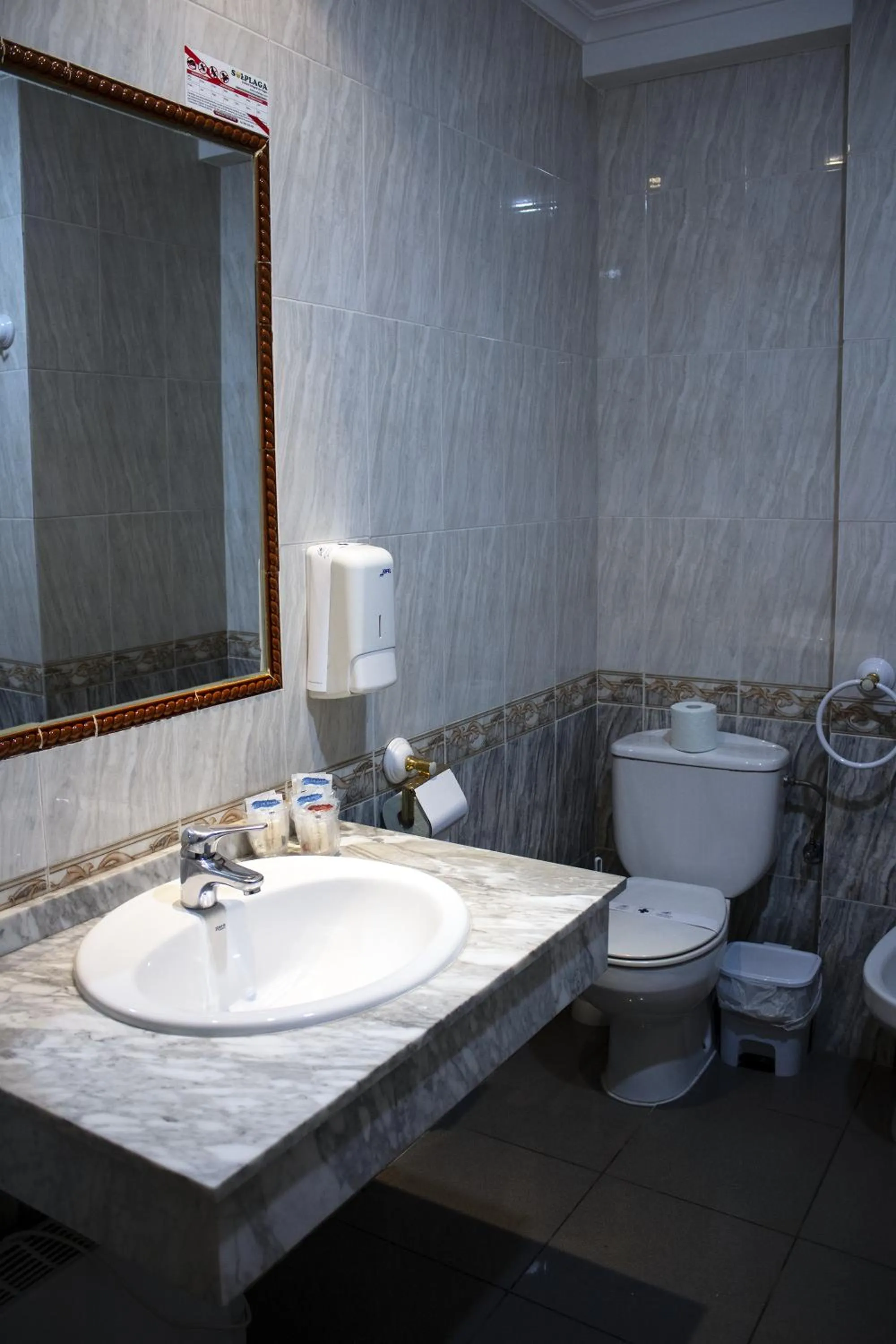 Hostal Valdepeñas by Bossh! Hotels