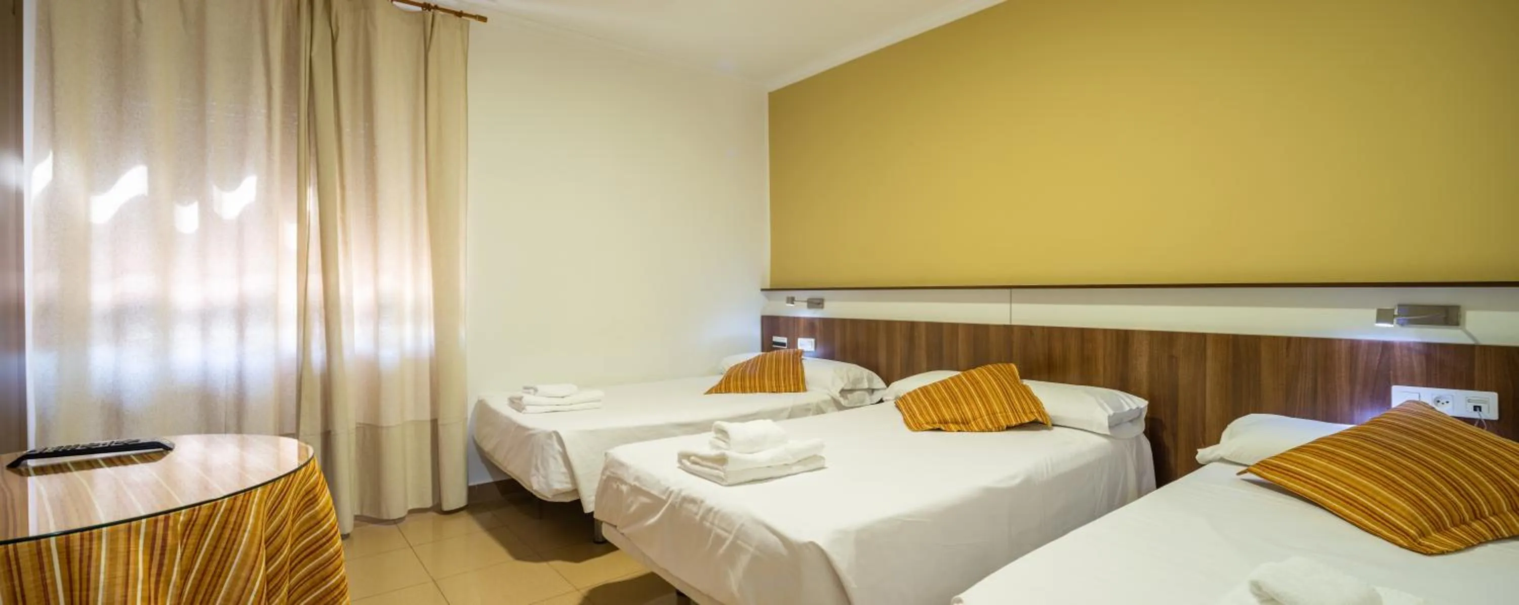 Bed in Hostal Valdepeñas by Bossh! Hotels