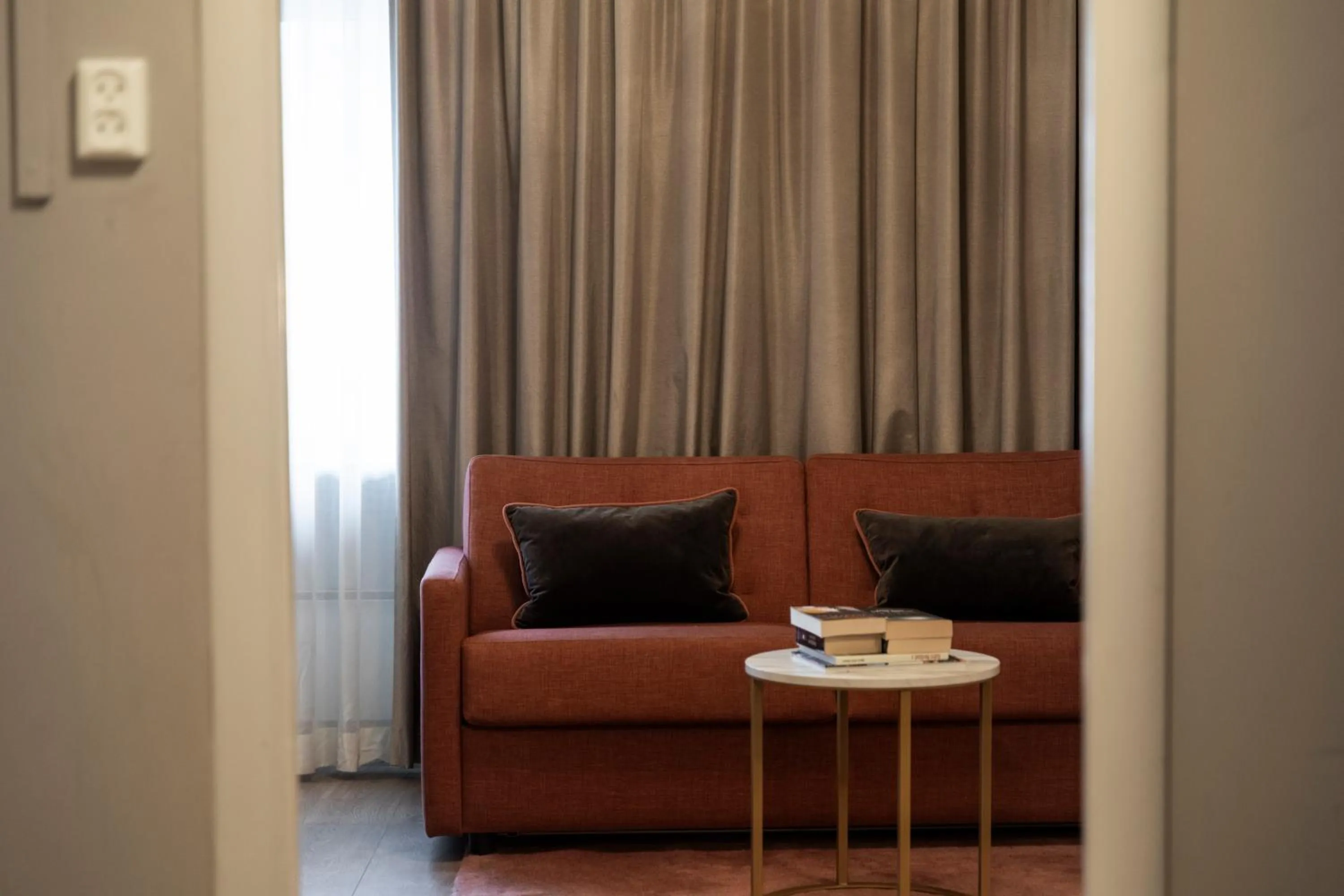 Library in Home Hotel Grand Bodø