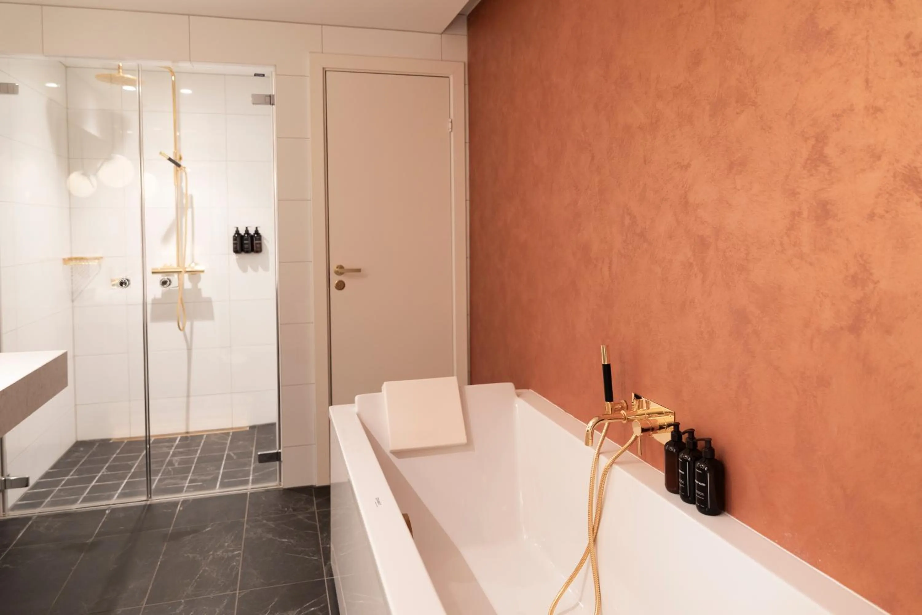 Shower in Home Hotel Grand Bodø