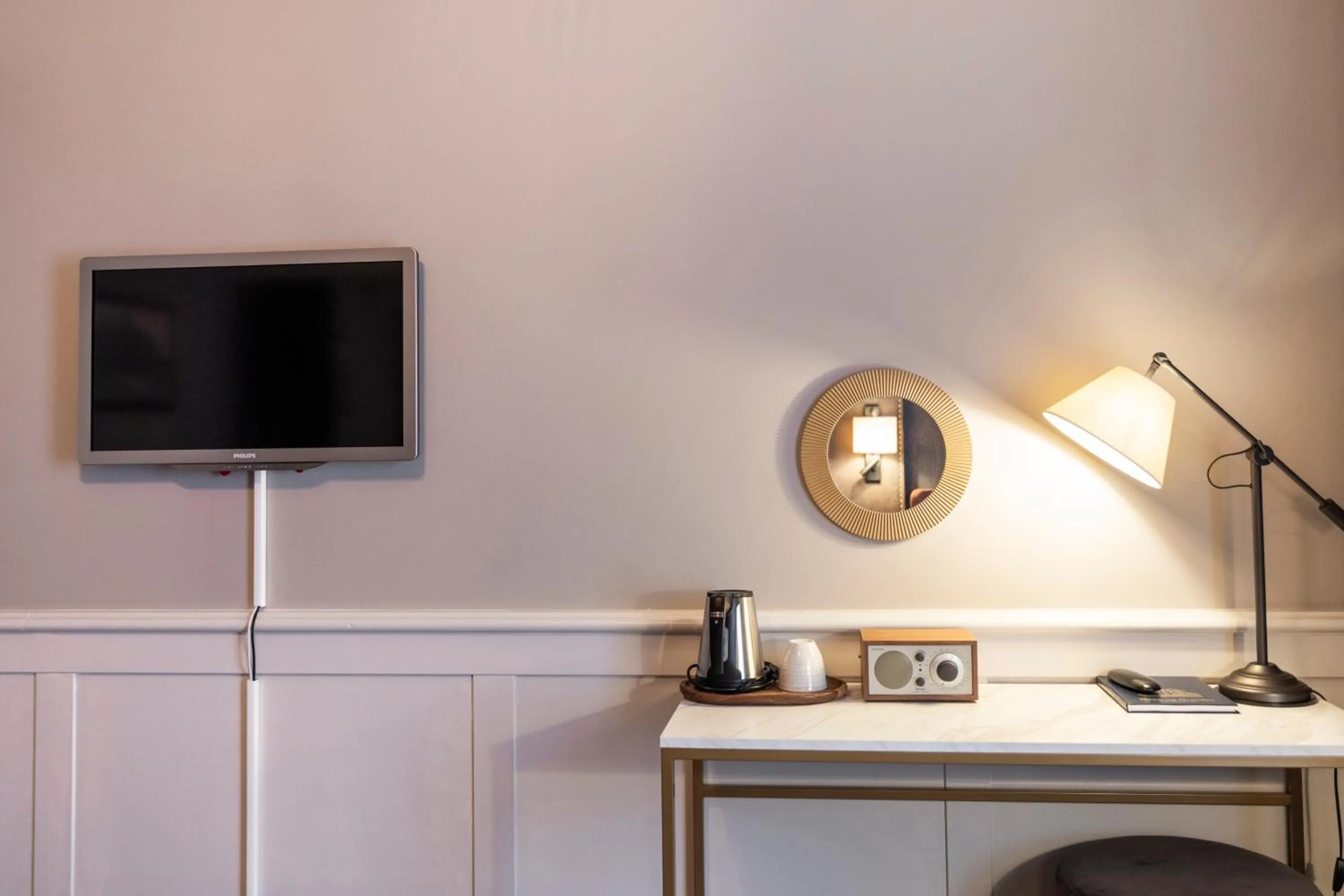 TV and multimedia in Home Hotel Grand Bodø