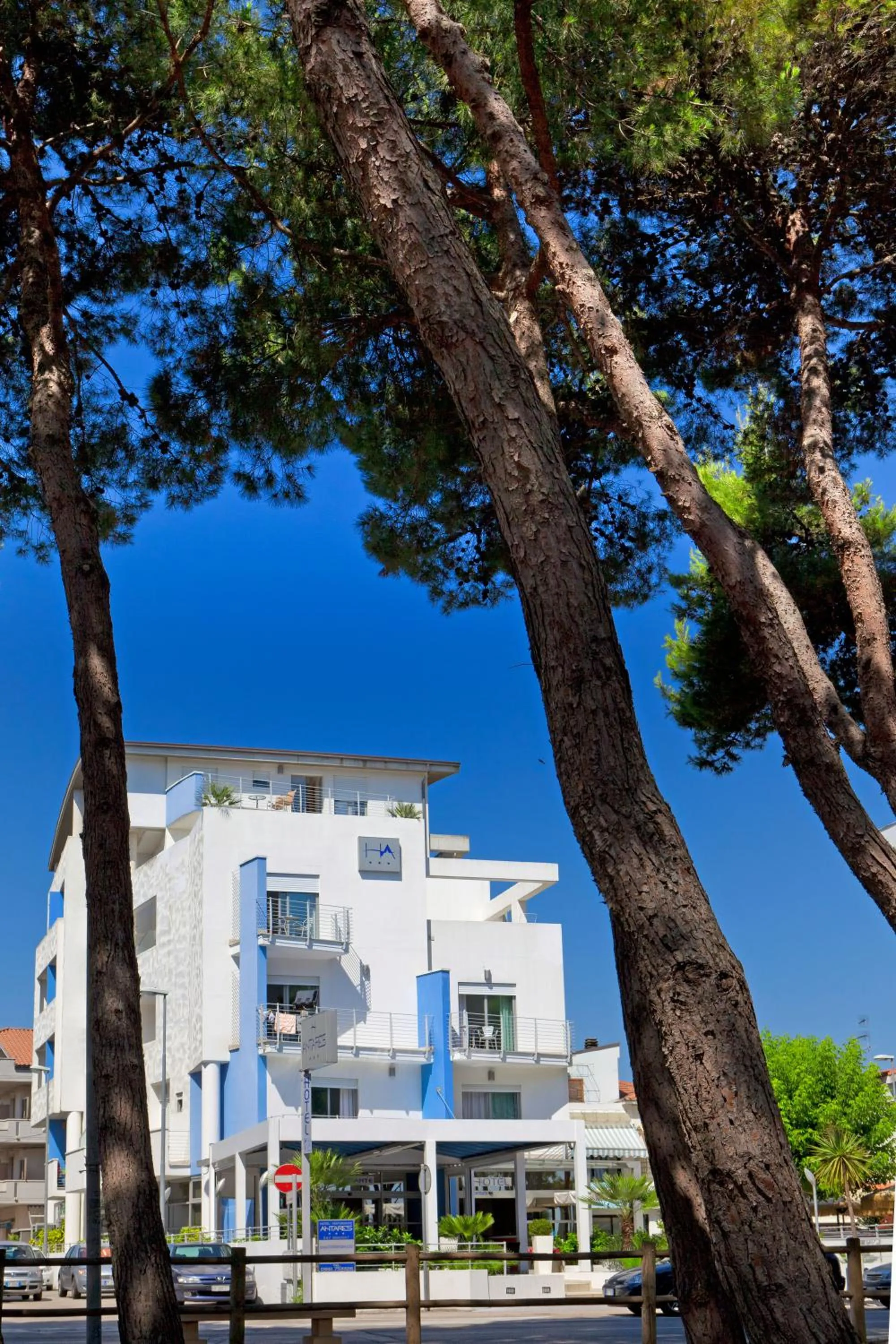 Facade/entrance in Hotel Antares