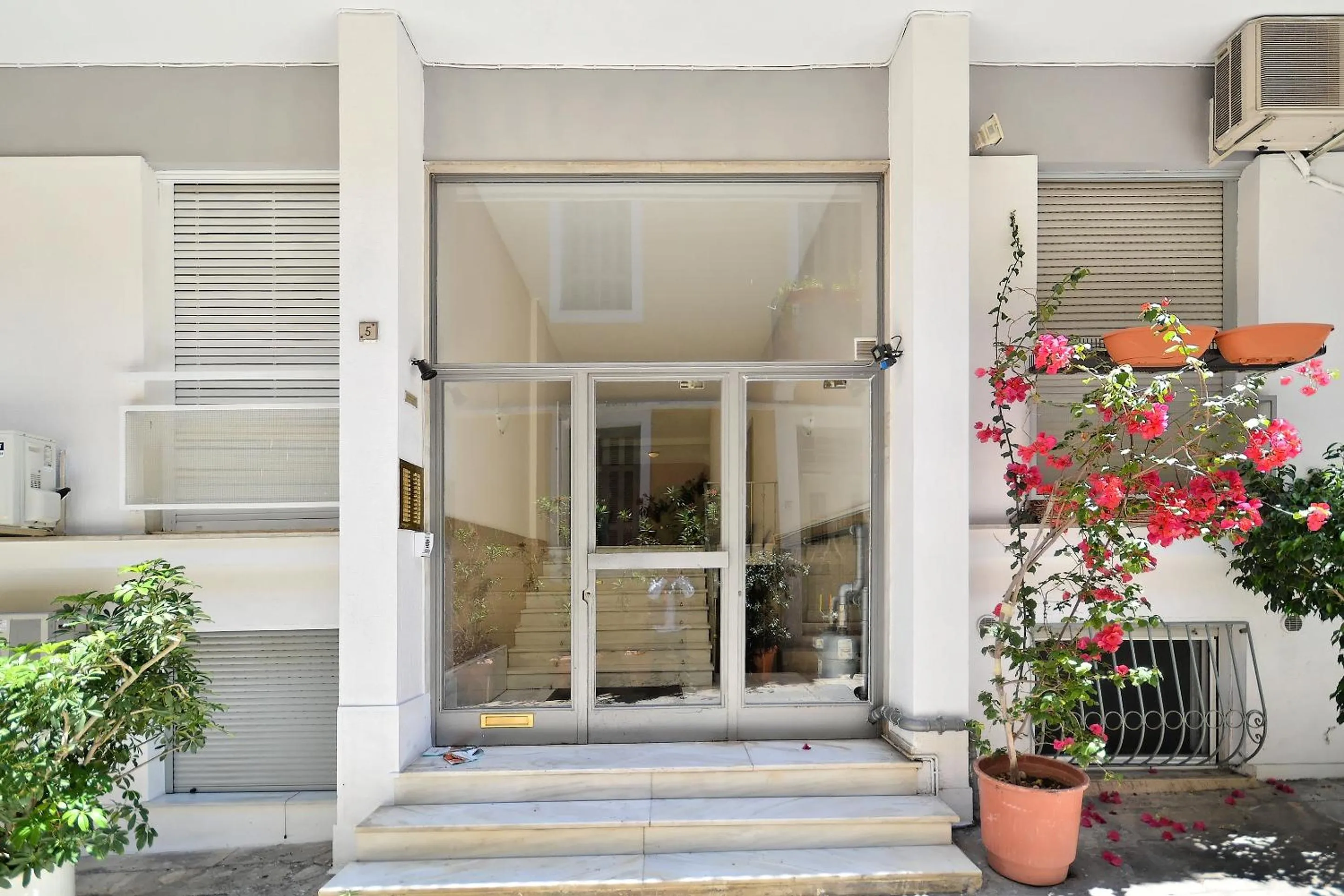 Facade/entrance in Plaka Elegant Apartment
