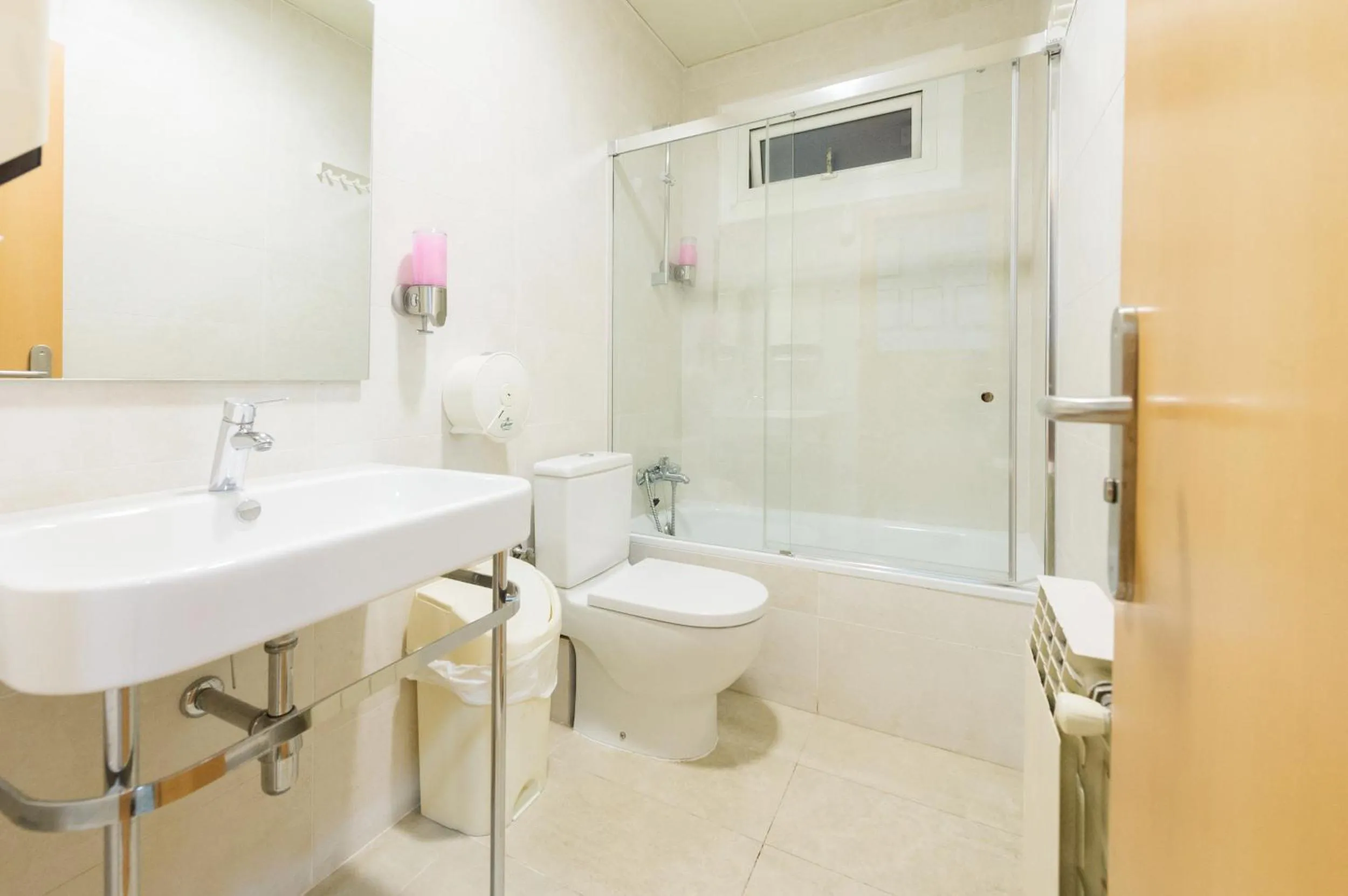Hostal BESTPRICE Barcelona Stadium