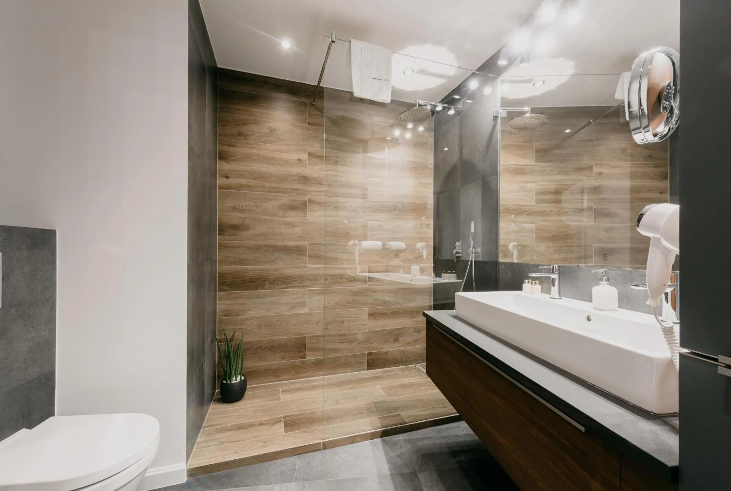 Shower in EXCLUSIVE Aparthotel