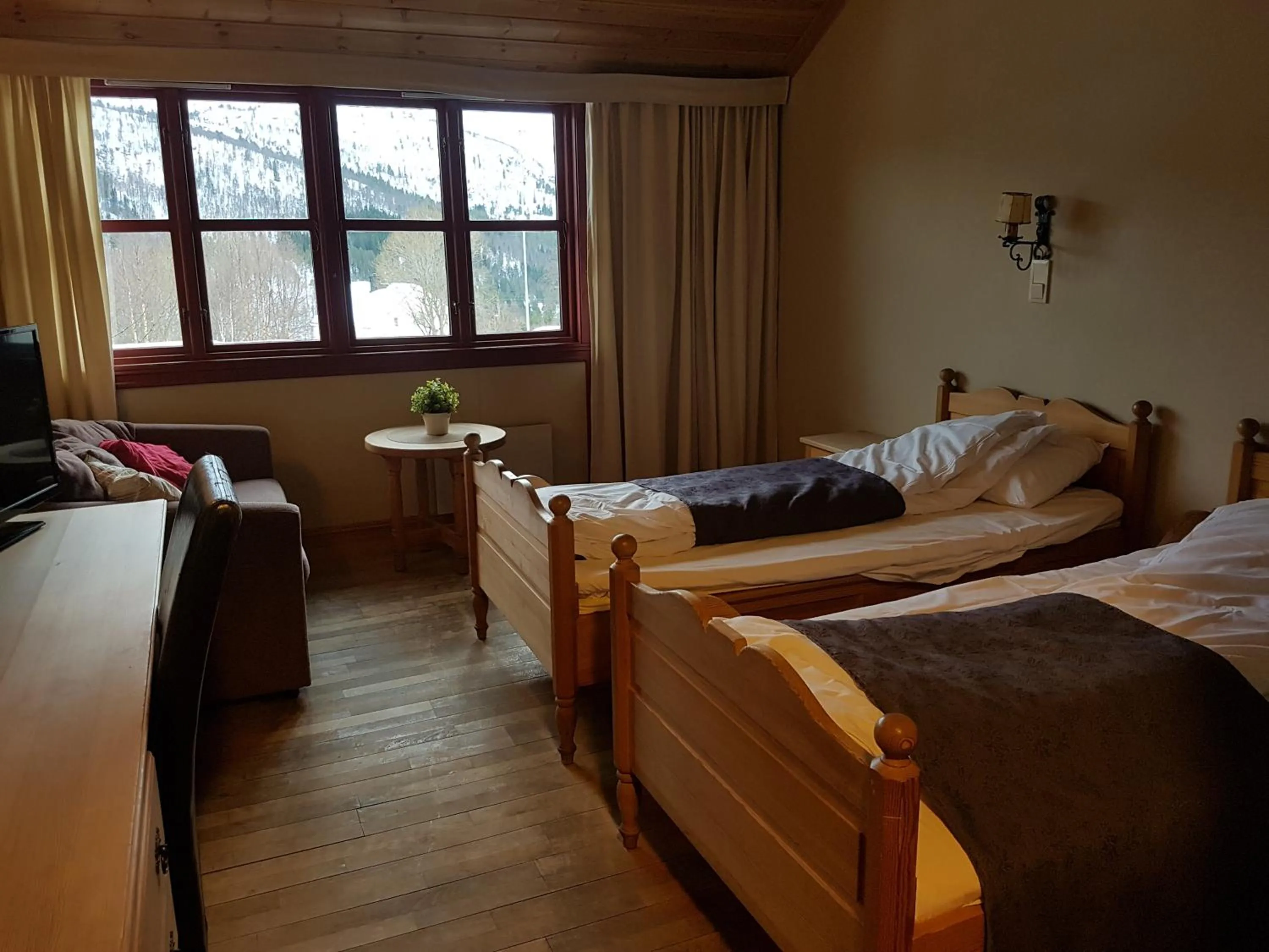 Photo of the whole room, Bed in Bykle Hotel