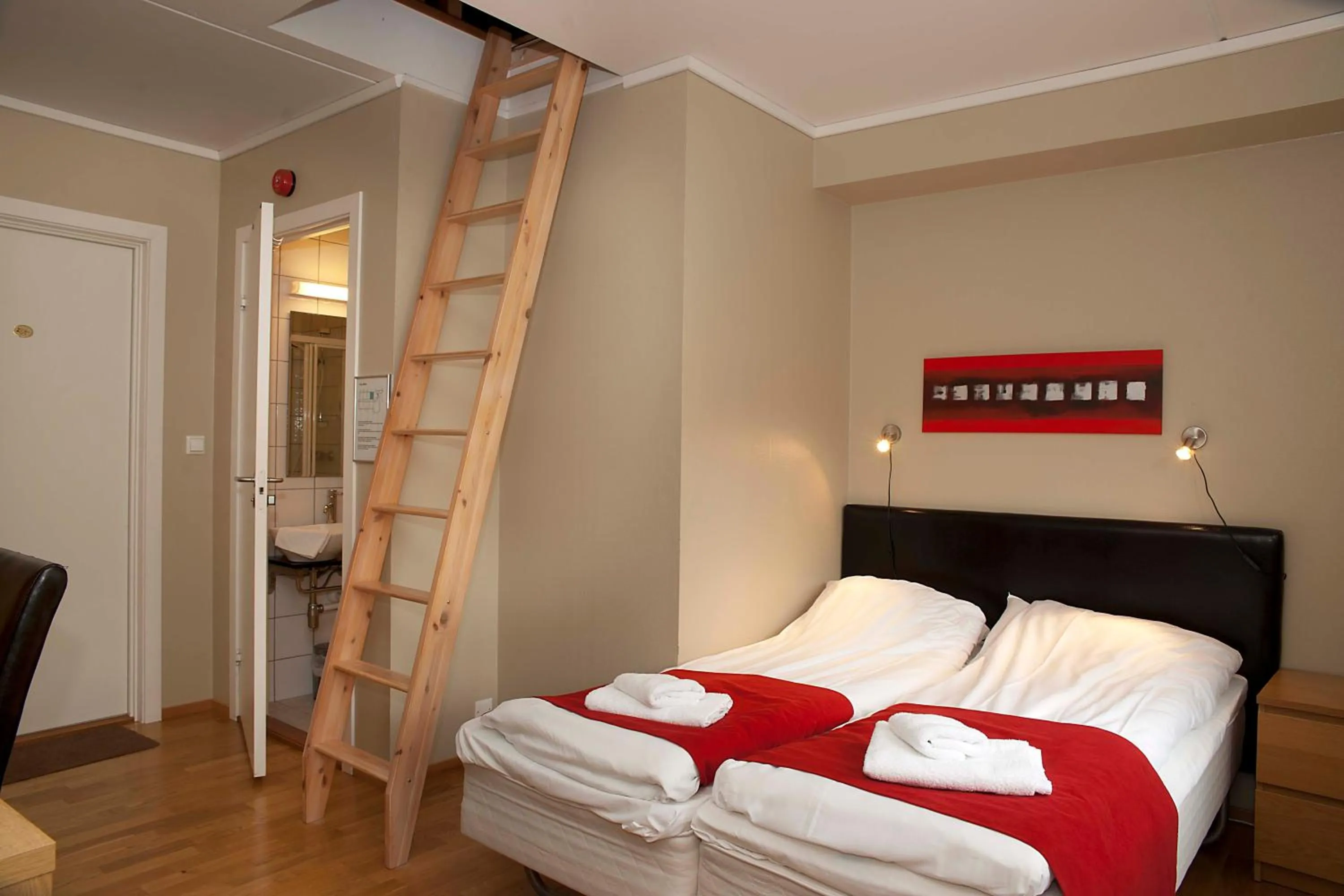 Photo of the whole room, Bed in Bykle Hotel