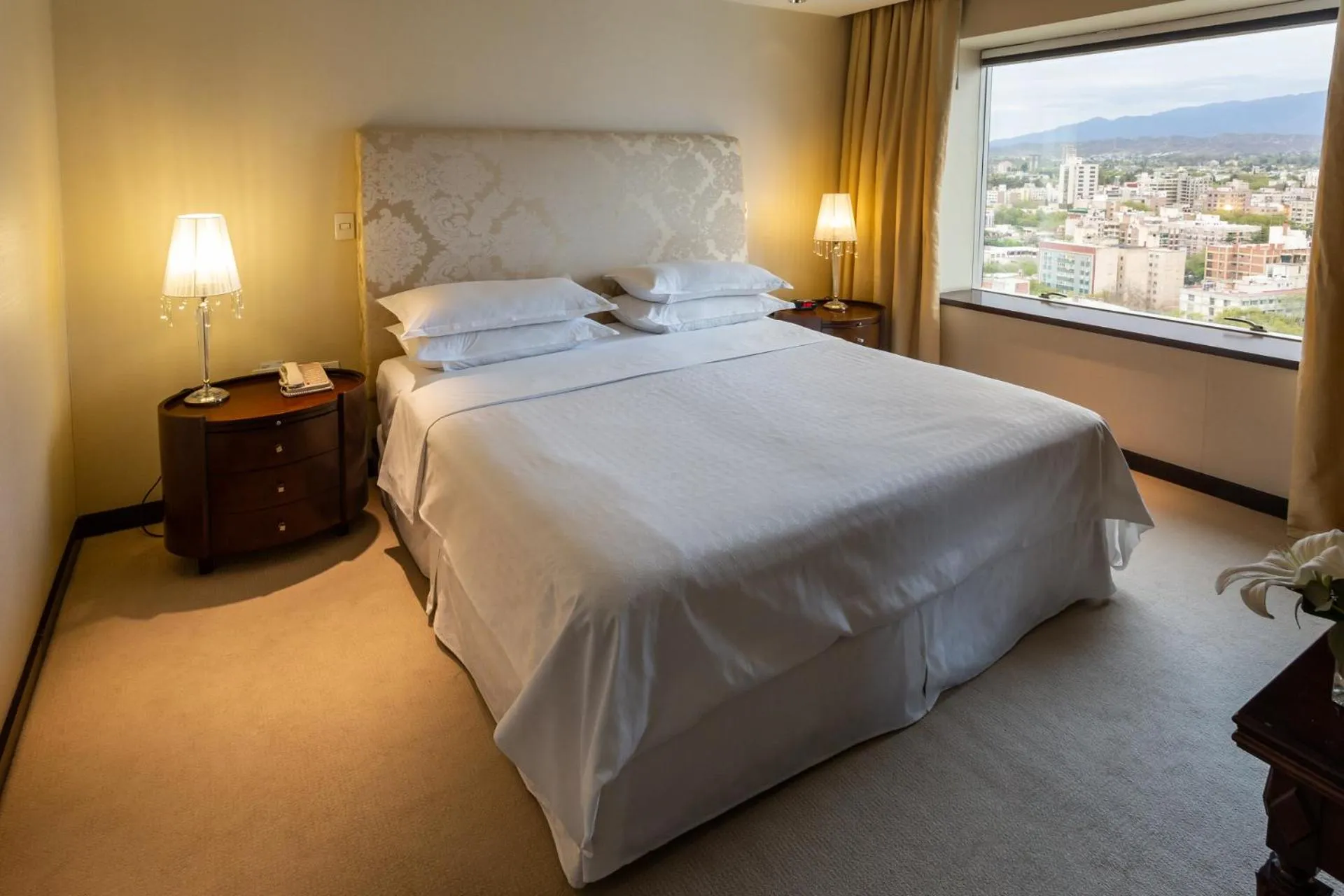 Bed in Sheraton Mendoza Hotel