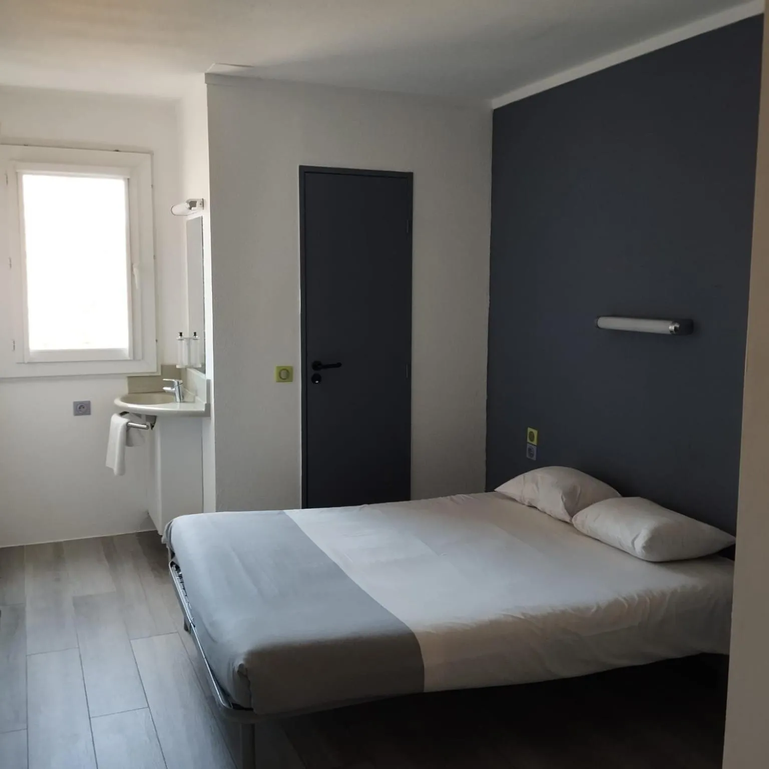 Bed in Hotel Valence Sud