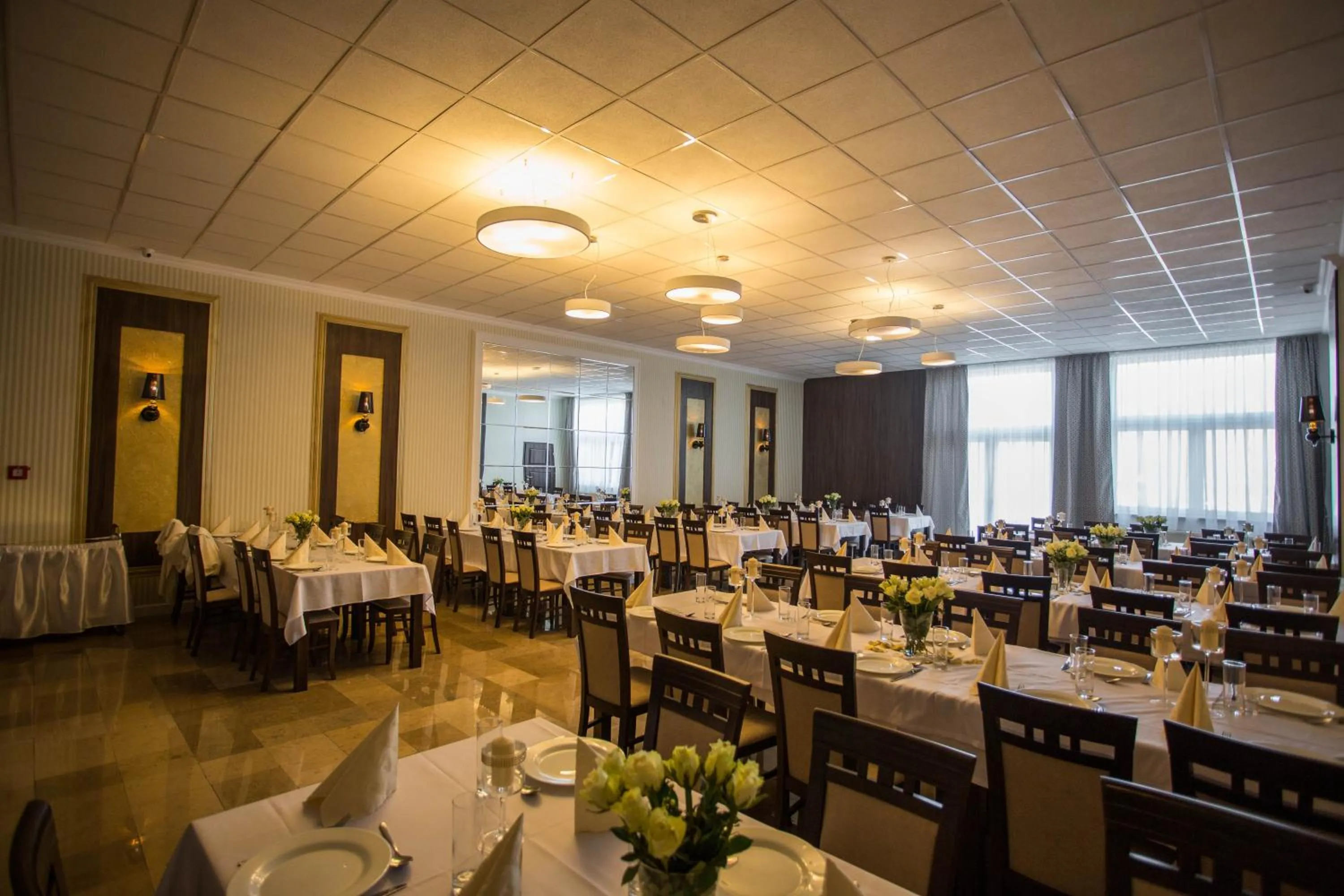 Meals in Hotel Cargo