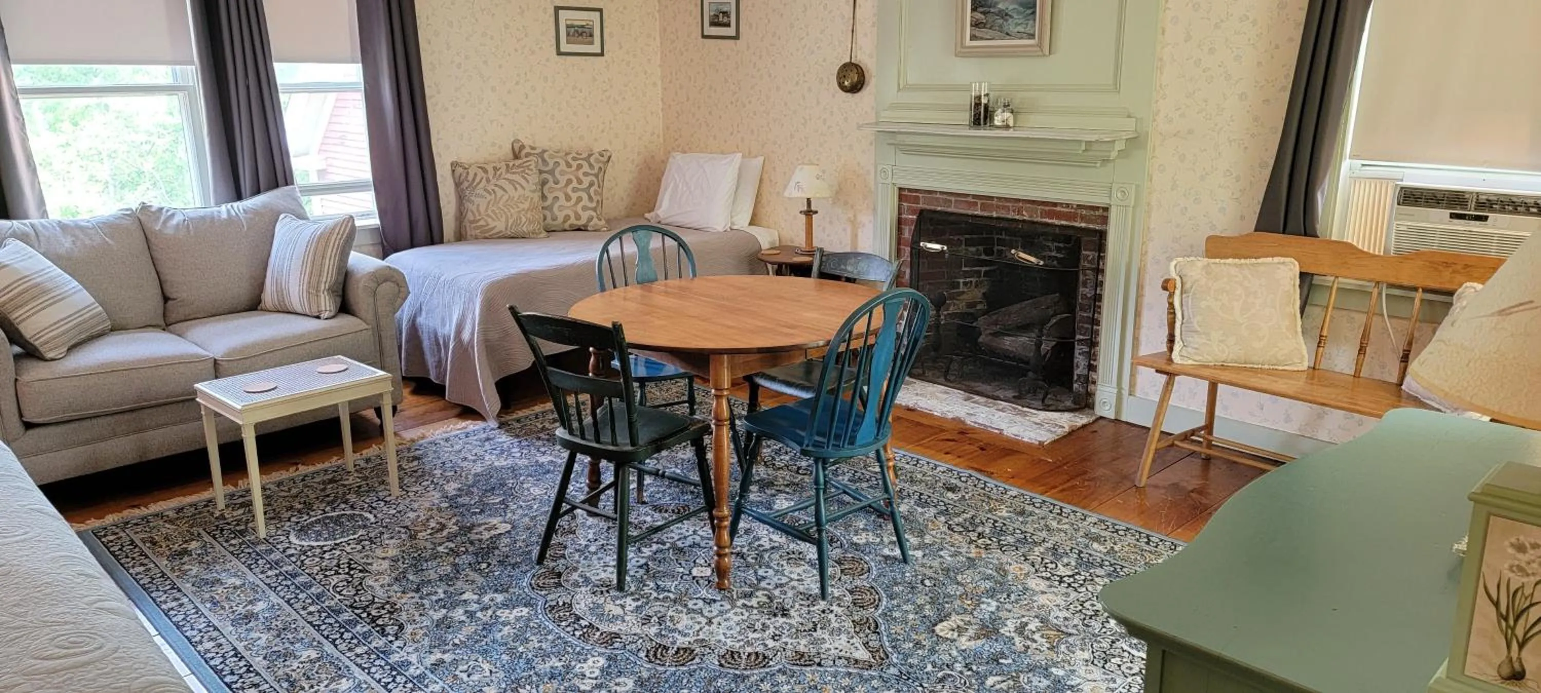 Dining area in Hawks House Inn