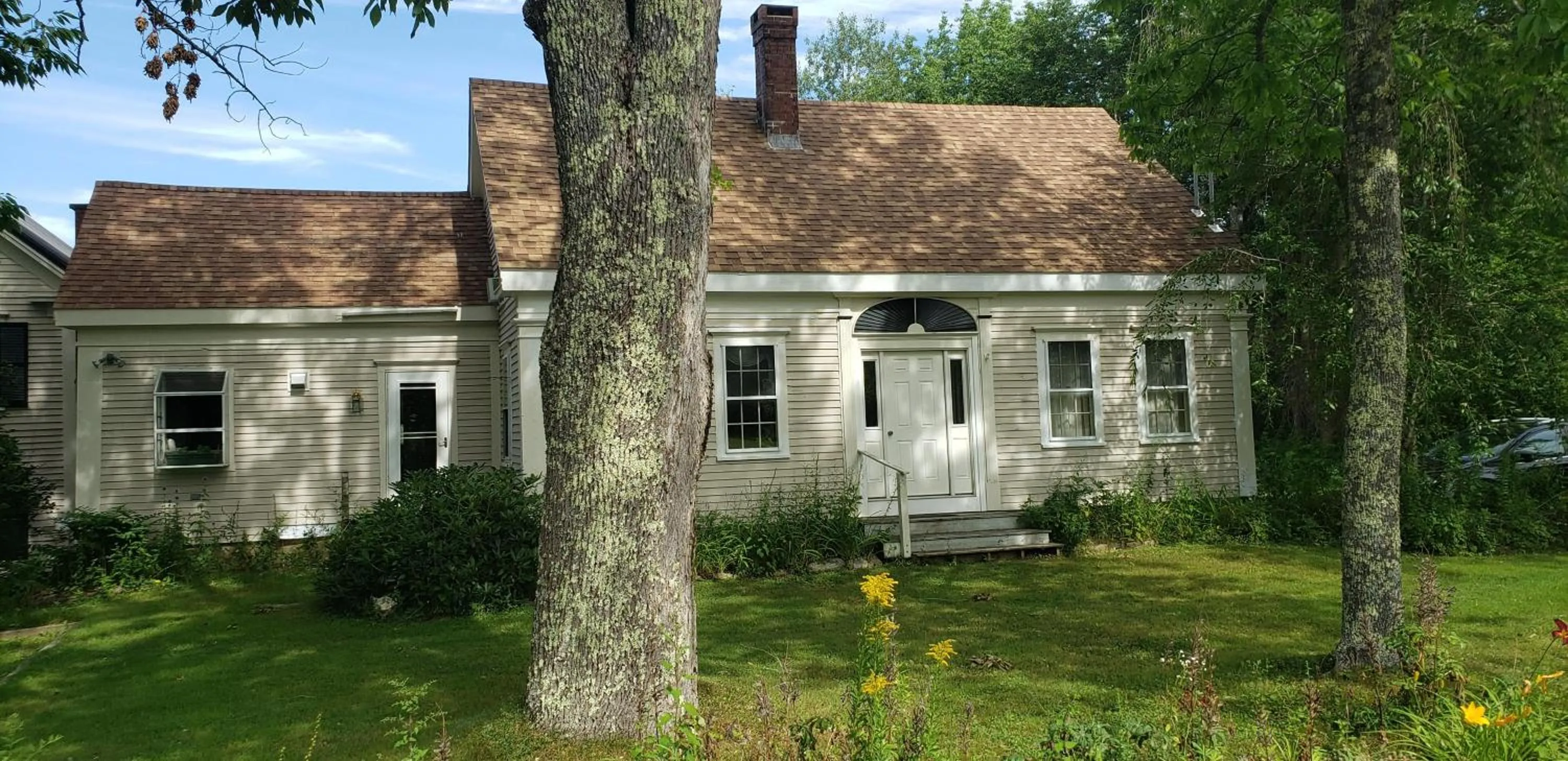 Facade/entrance in Hawks House Inn