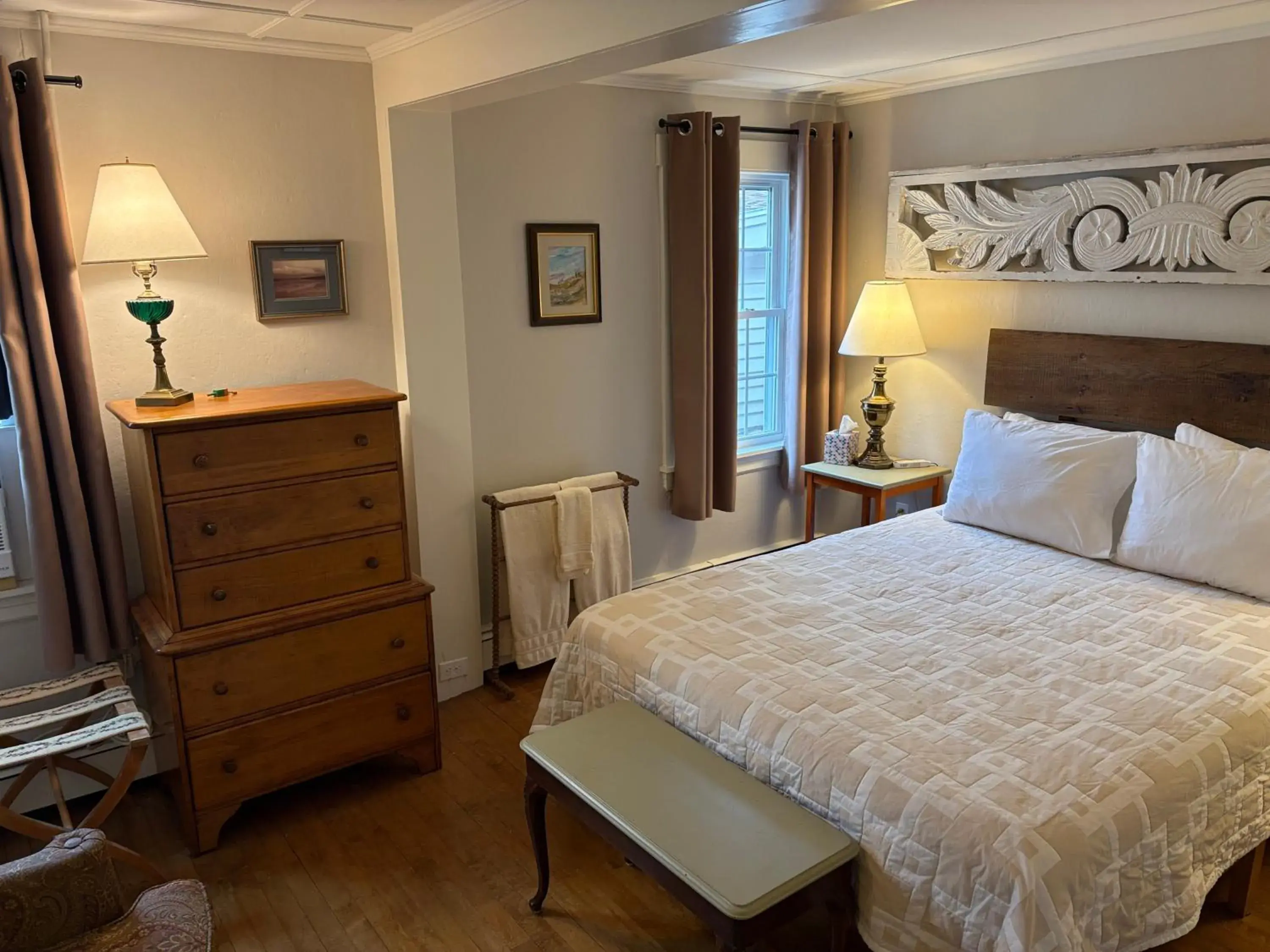 Double Room with Shared Bathroom in Hawks House Inn Double Room with Shared Bathroom in Hawks House Inn