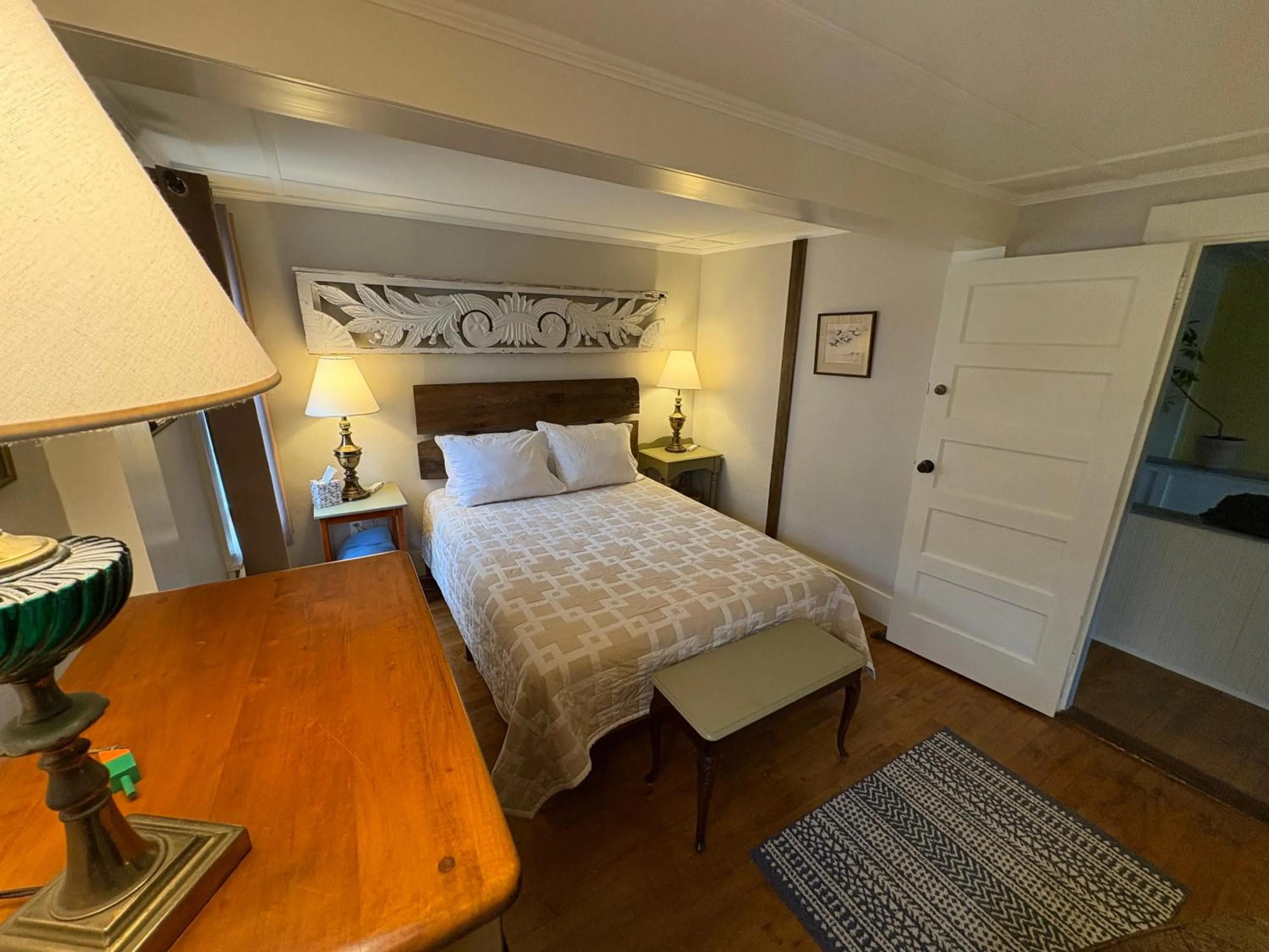 Bed in Hawks House Inn