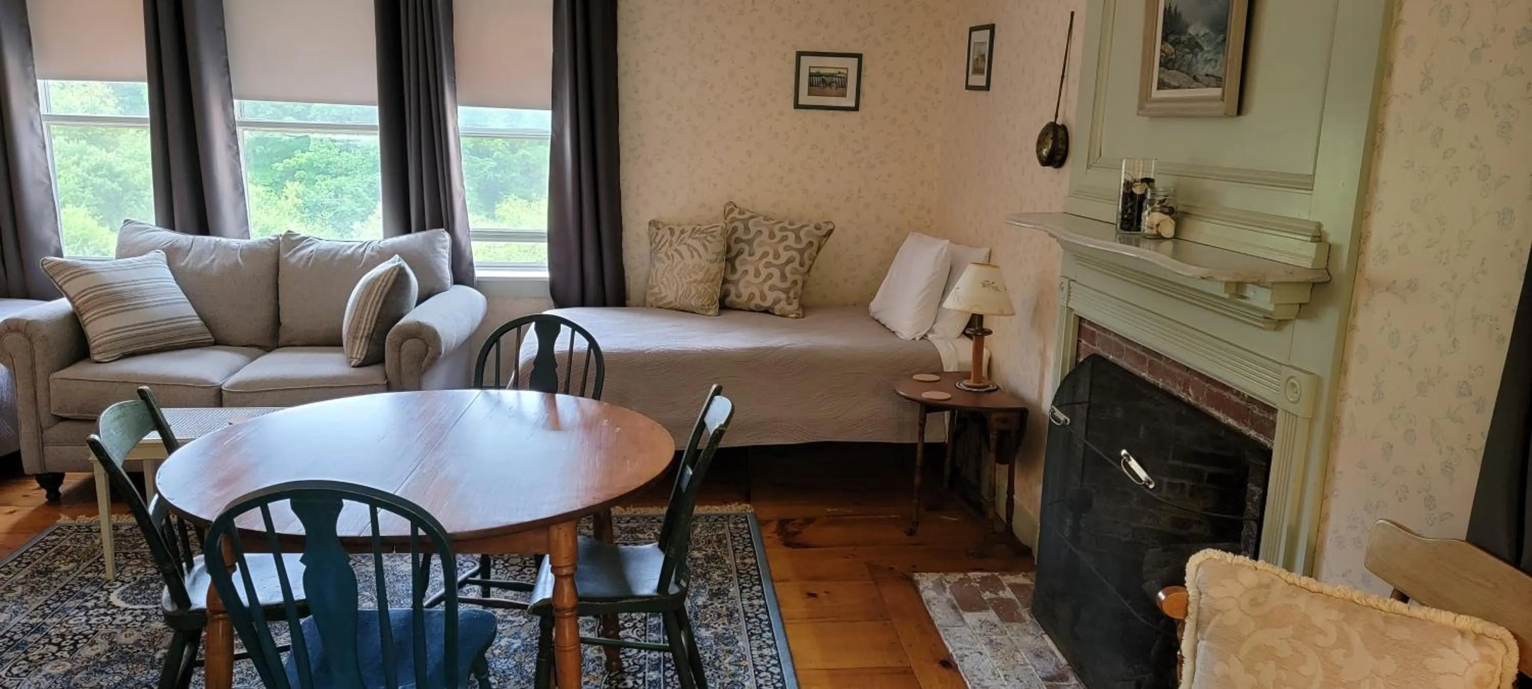 Bedroom in Hawks House Inn