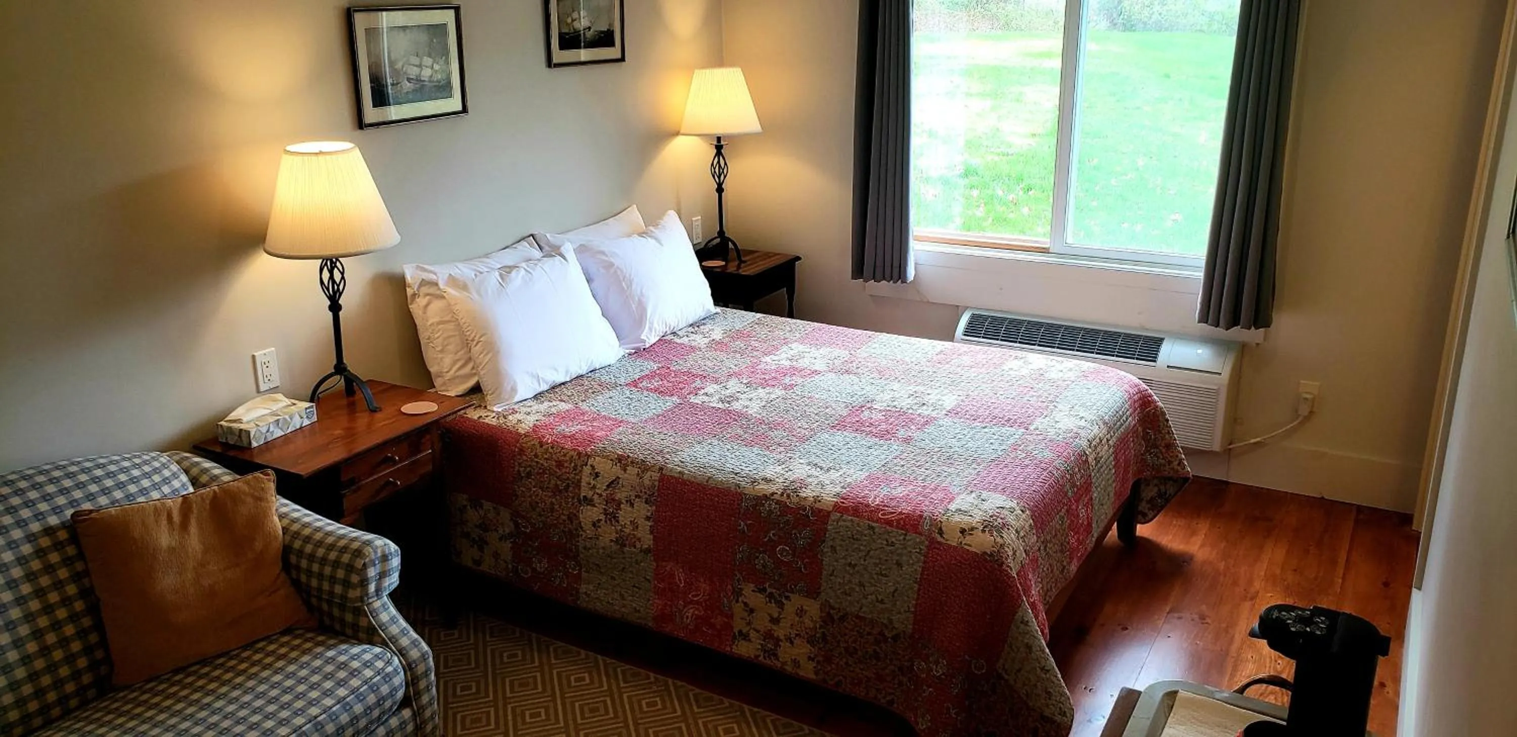 Bedroom, Bed in Hawks House Inn