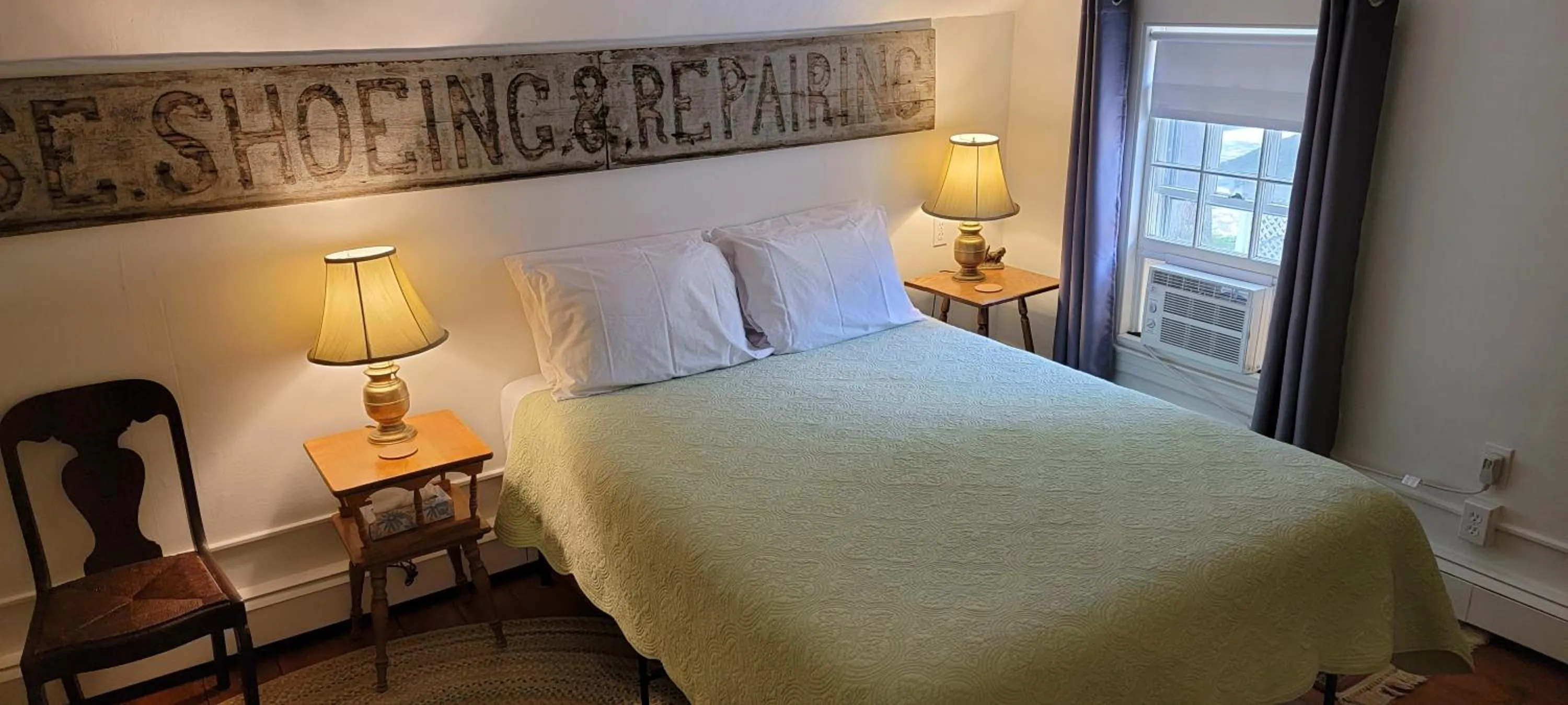 Bedroom, Bed in Hawks House Inn