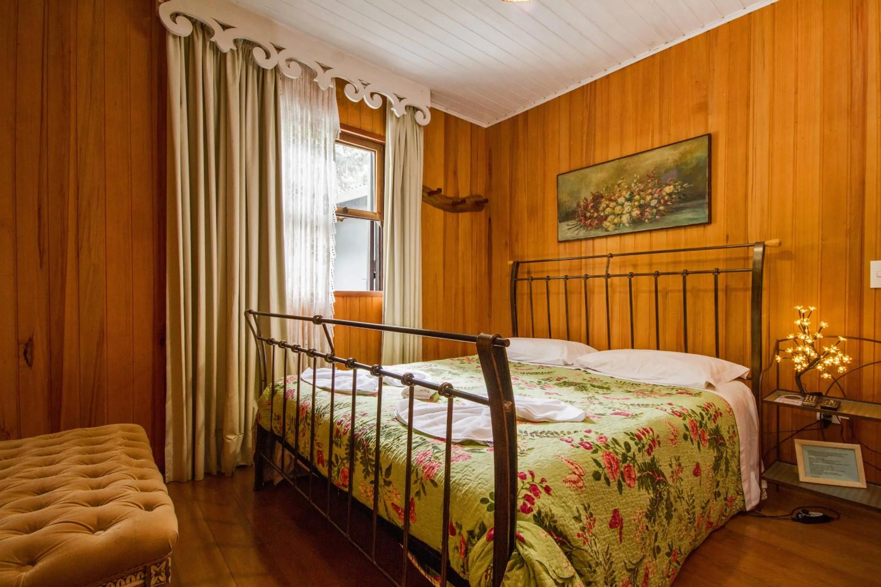 Bedroom, Bed in Pousada Casa Mantiqueira - Próxima ao Capivarí e opções de Hidromassagem