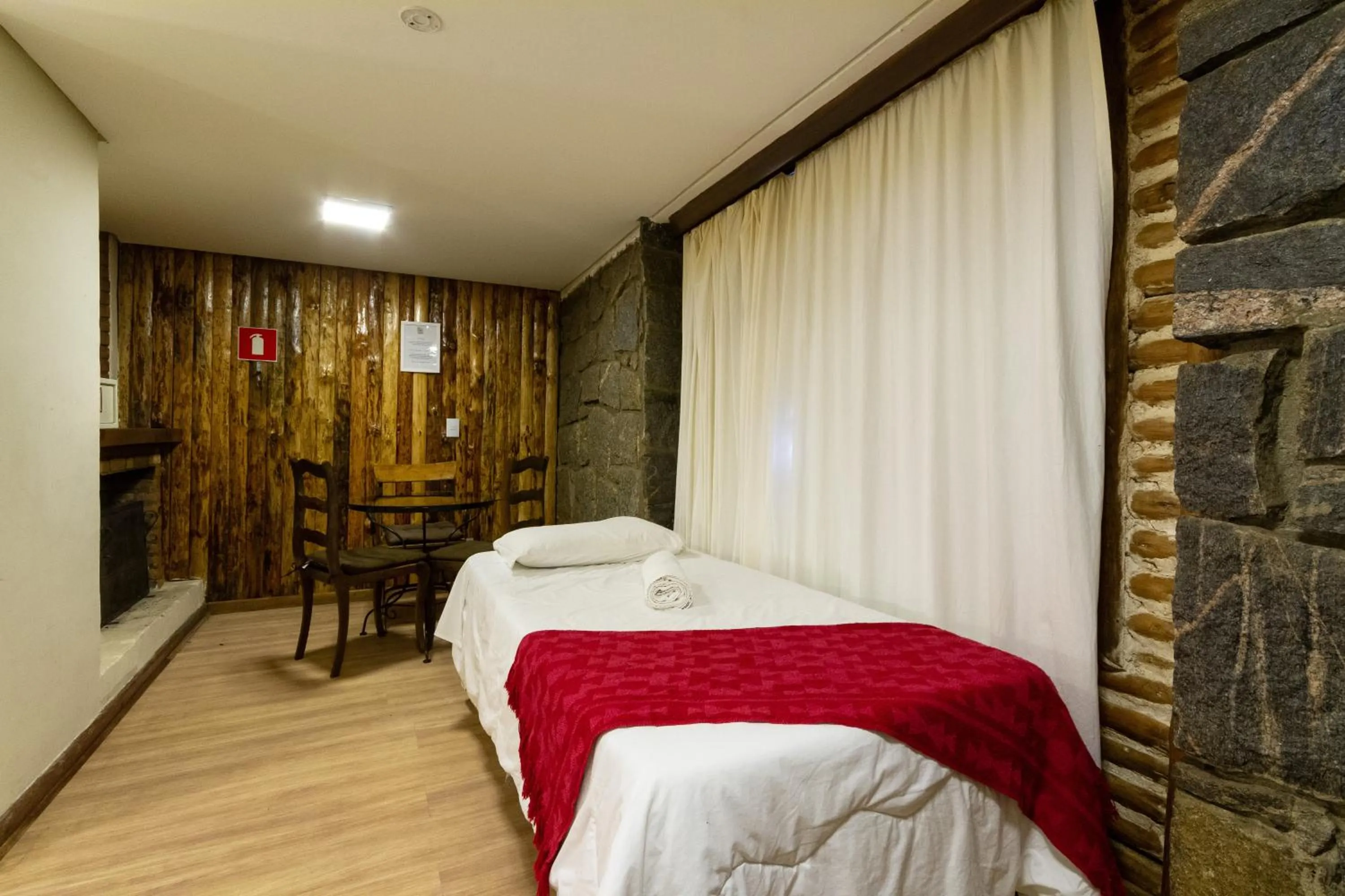 Bedroom, Bed in Pousada Casa Mantiqueira - Próxima ao Capivarí e opções de Hidromassagem