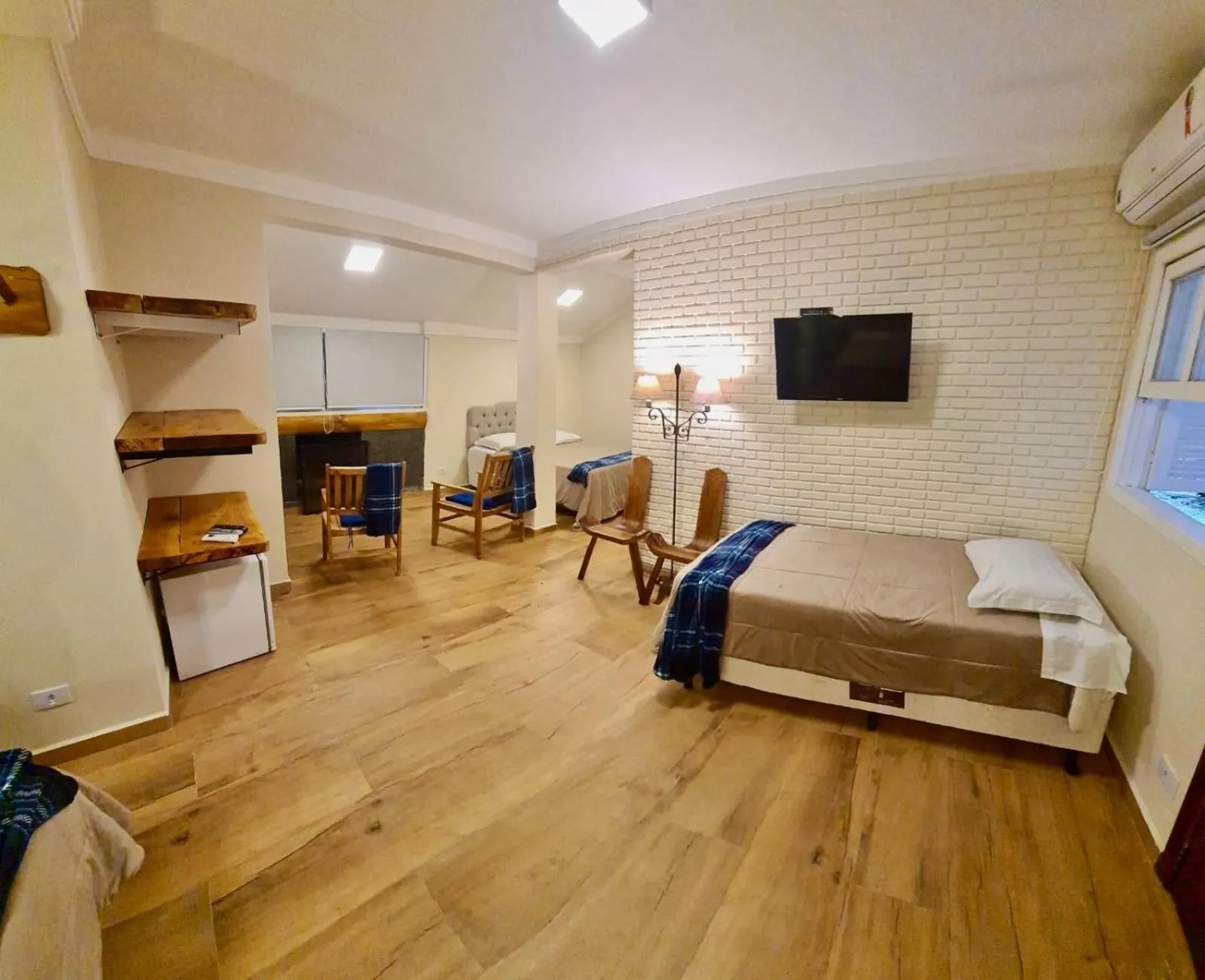 Photo of the whole room, Bed in Pousada Casa Mantiqueira - Próxima ao Capivarí e opções de Hidromassagem