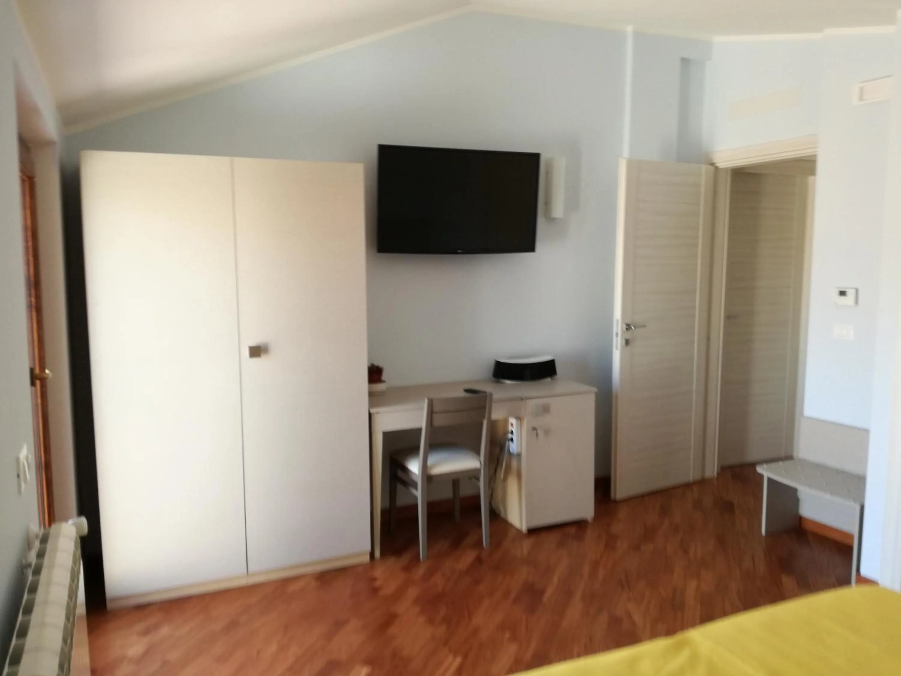 Photo of the whole room, Bed in Fonte Nuova Penne