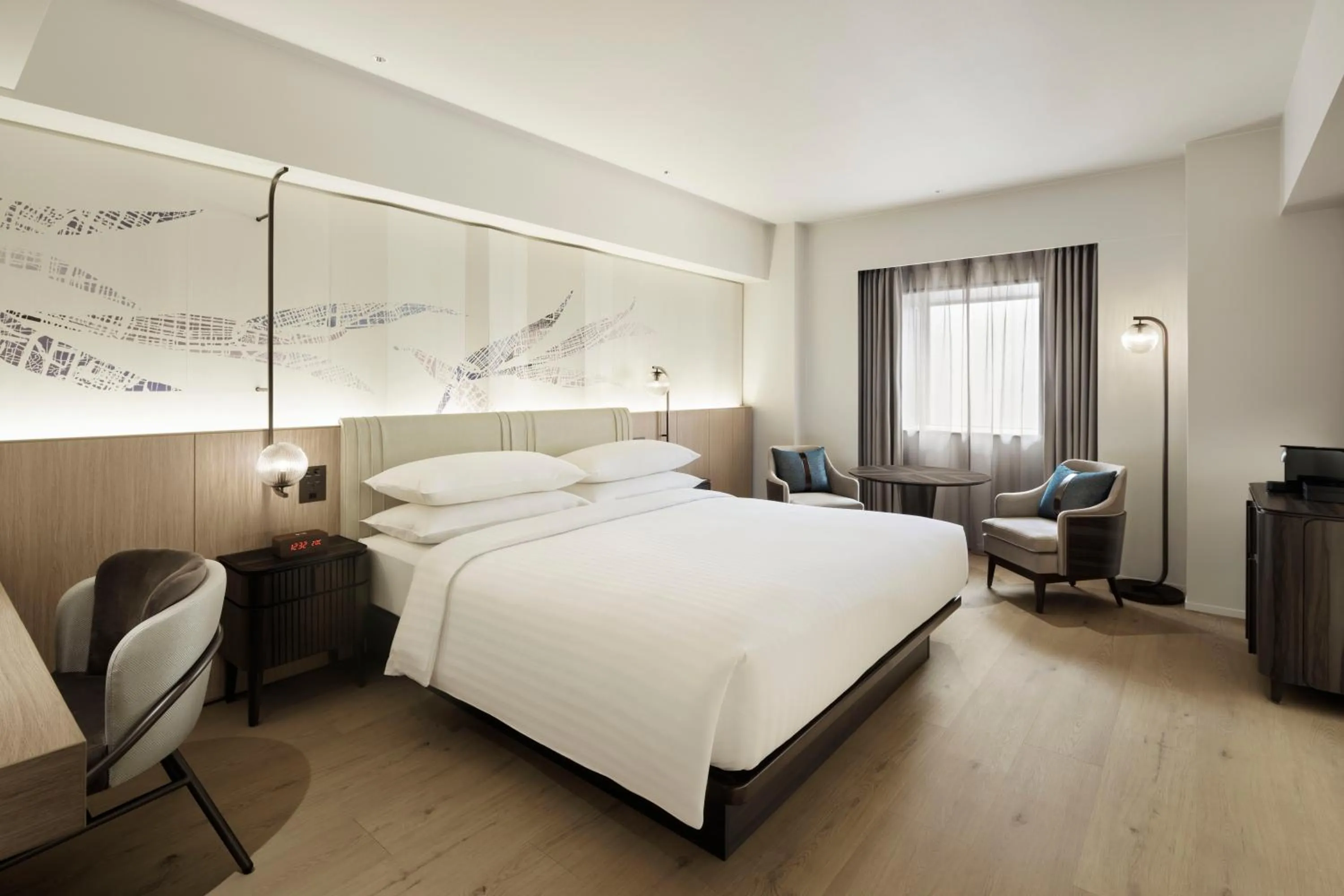 Bed in Courtyard by Marriott Tokyo Ginza Hotel