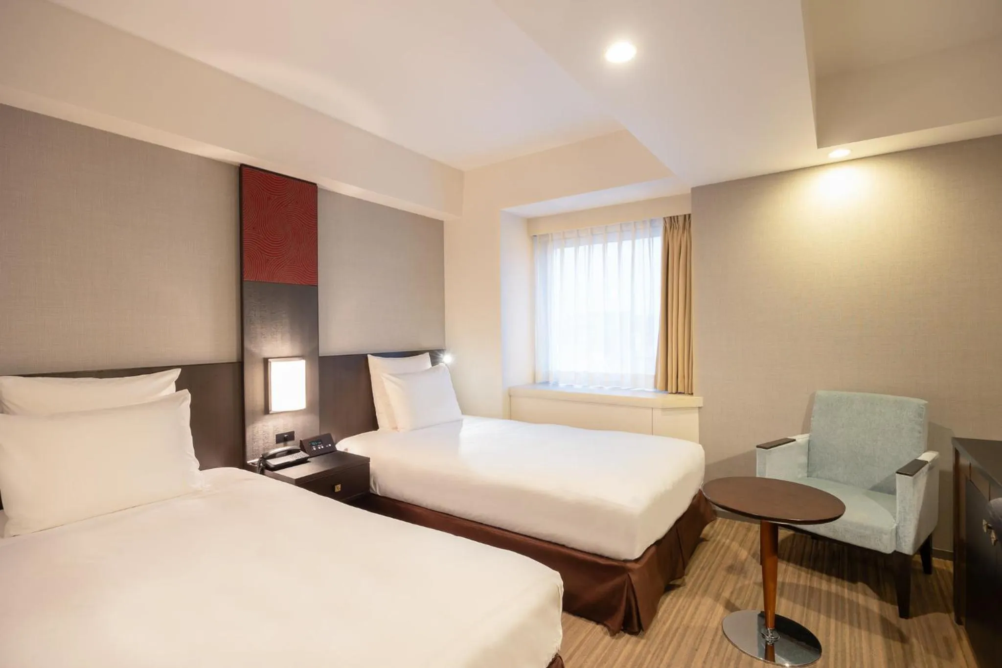 Photo of the whole room, Bed in ANA Crowne Plaza Fukuoka by IHG