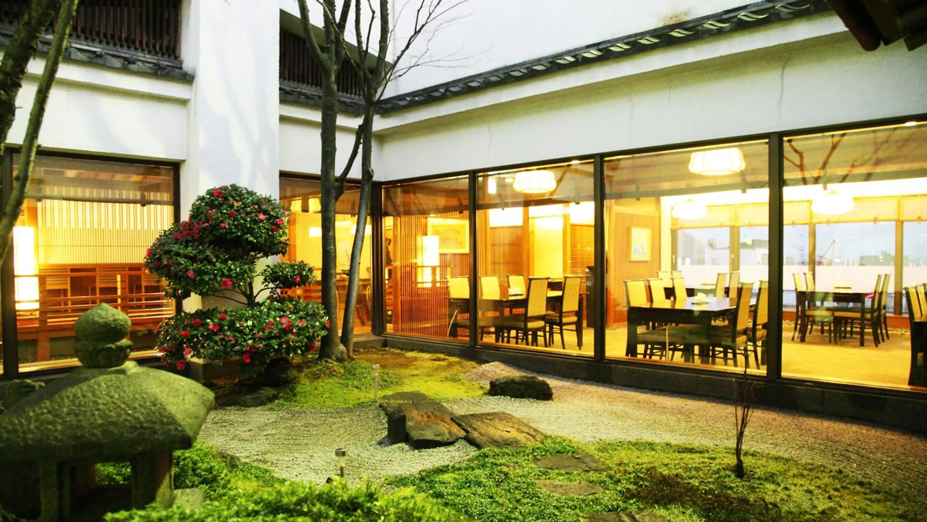 Restaurant/places to eat in ANA Crowne Plaza Fukuoka by IHG