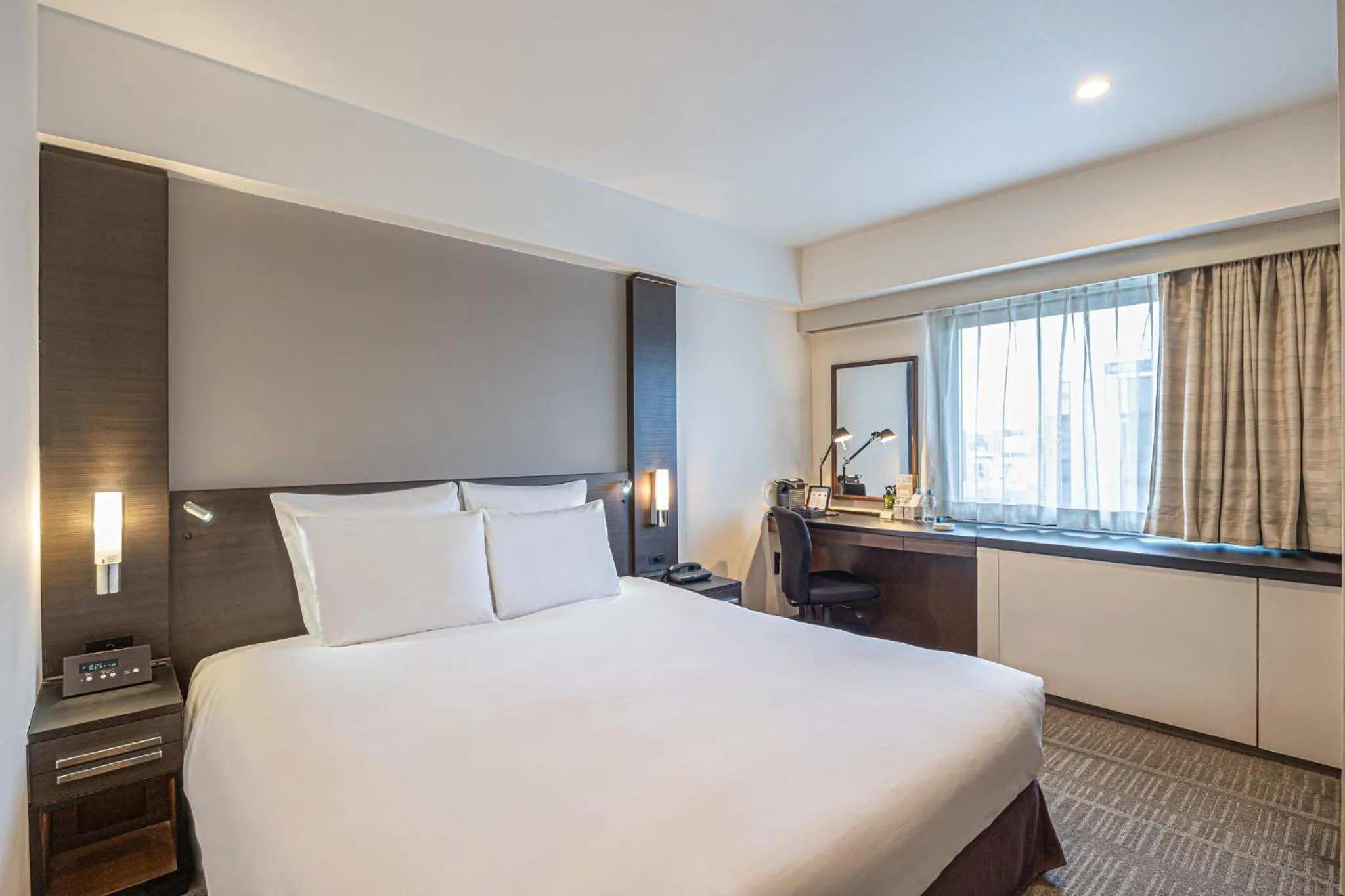 Photo of the whole room, Bed in ANA Crowne Plaza Fukuoka by IHG