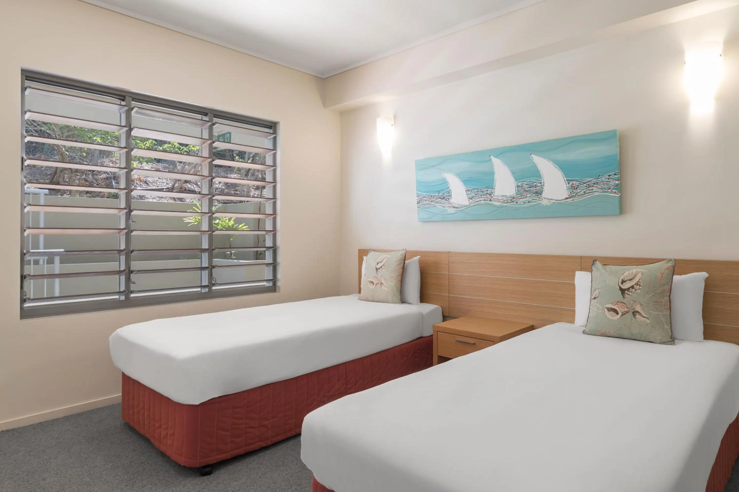 Bedroom, Bed in Club Wyndham Airlie Beach
