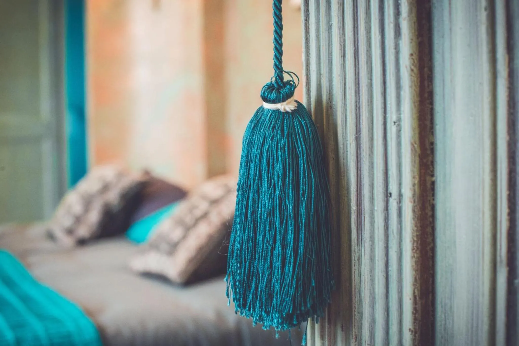 Decorative detail, Bed in O'palmier Caché
