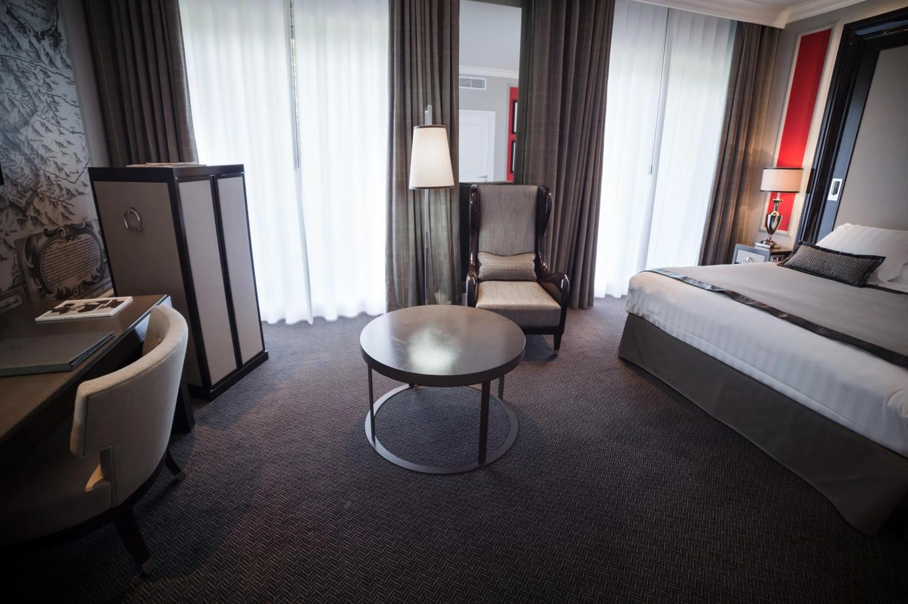 Photo of the whole room, Bed in Park Hotel Grenoble - MGallery Collection