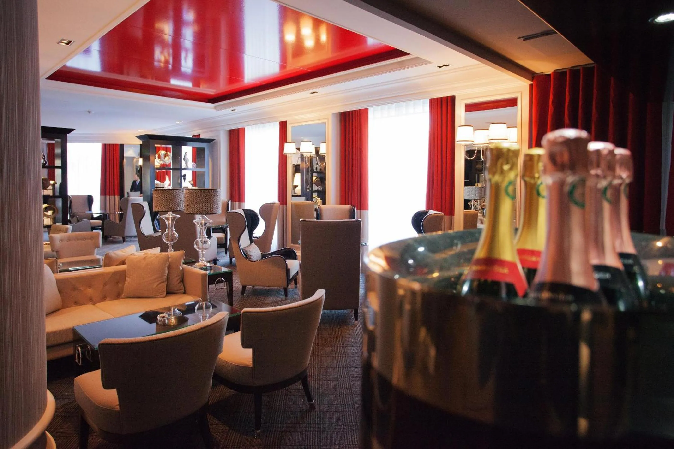 Lounge or bar in Park Hotel Grenoble - MGallery Collection