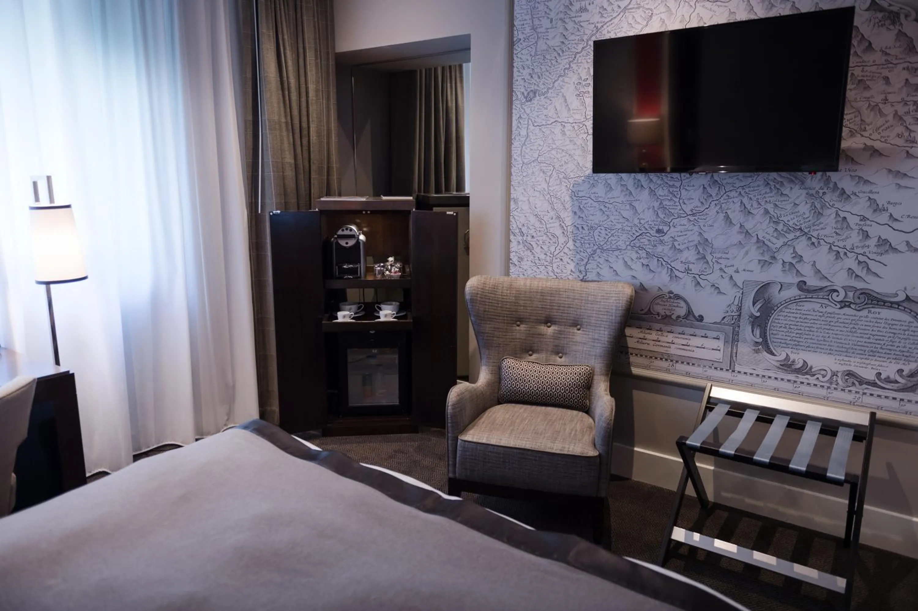 Photo of the whole room, Bed in Park Hotel Grenoble - MGallery Collection