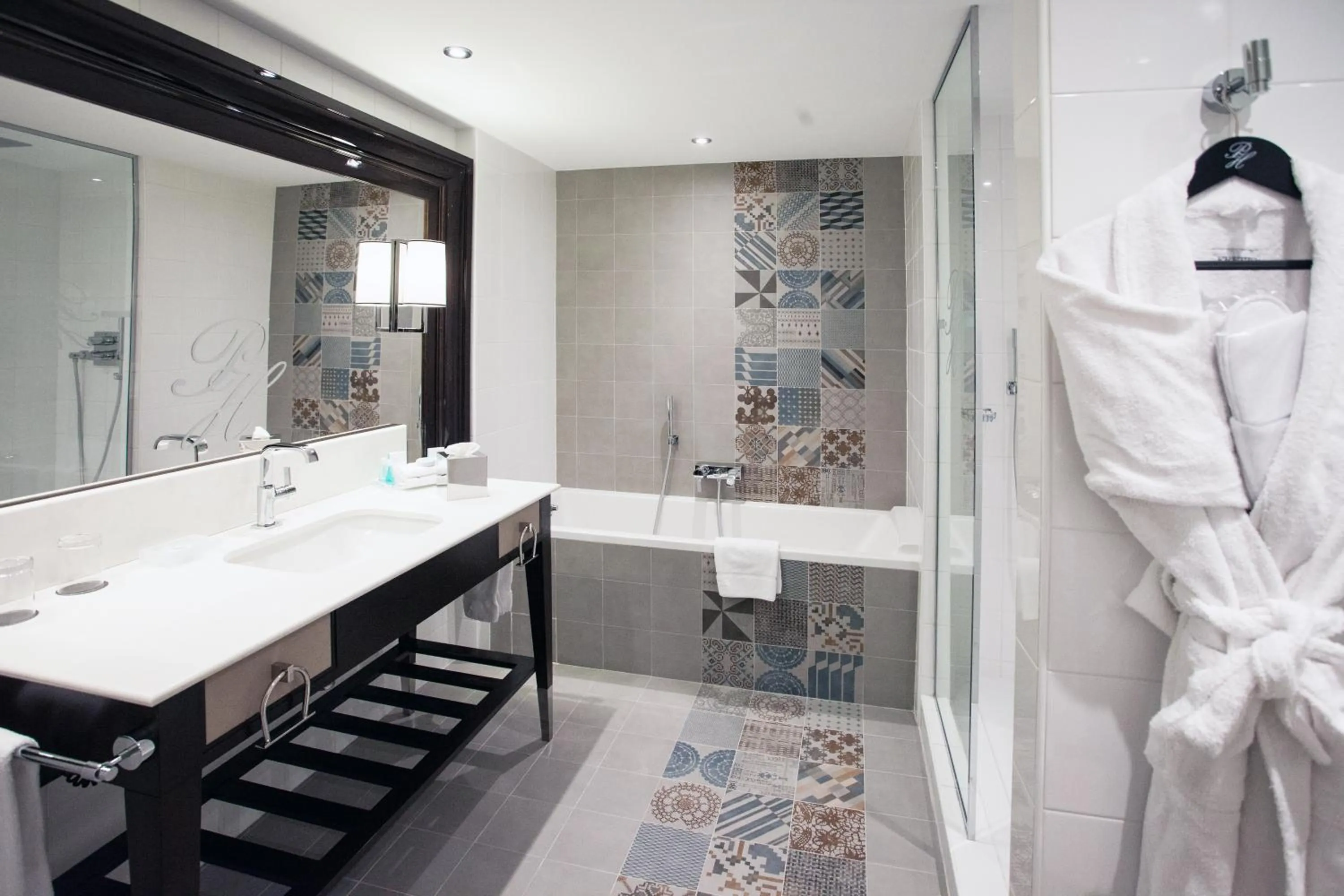 Bathroom in Park Hotel Grenoble - MGallery Collection