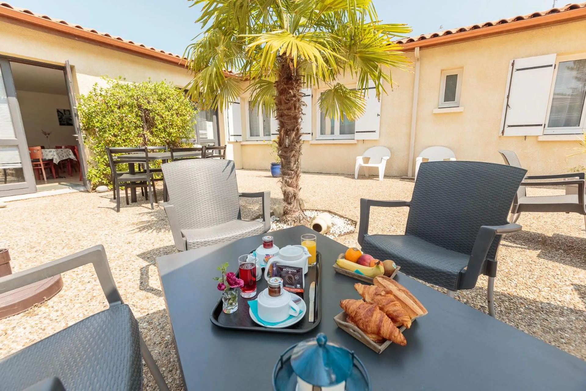 Breakfast in Le Heron Cendré